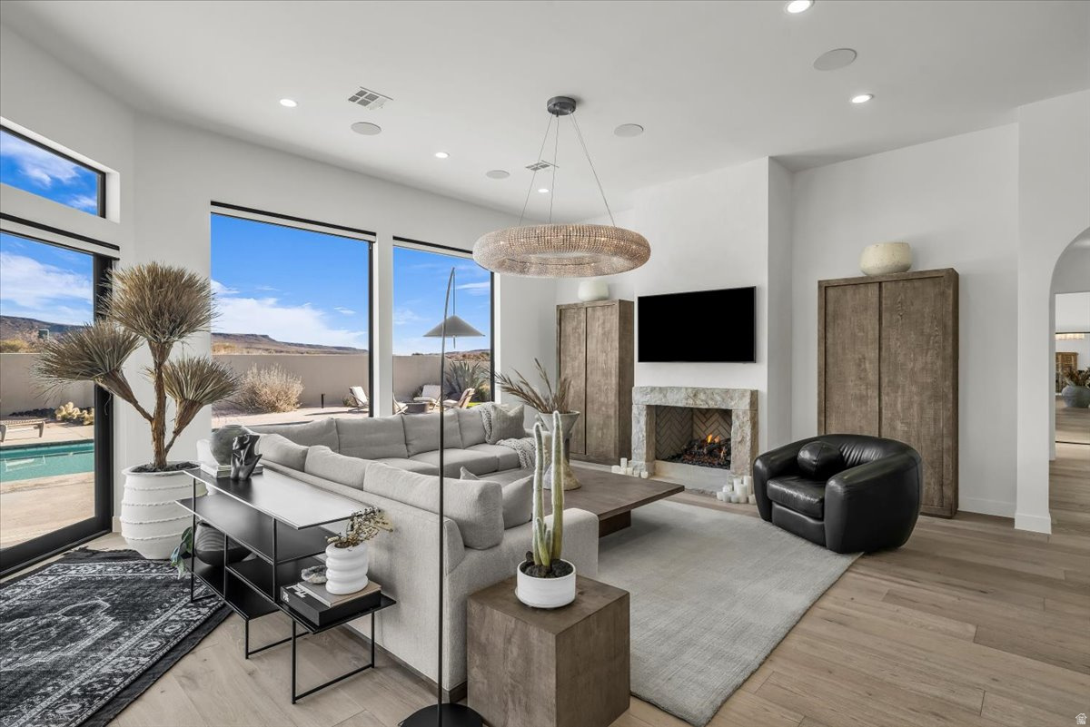 LEDGES OF ST GEORGE - Residential