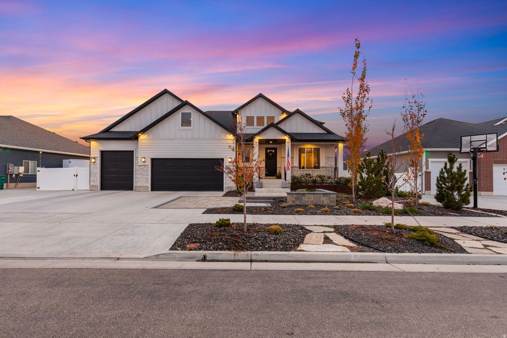 Photo of 1919 W 850 S, Layton, UT 84041 (MLS # 2124601)