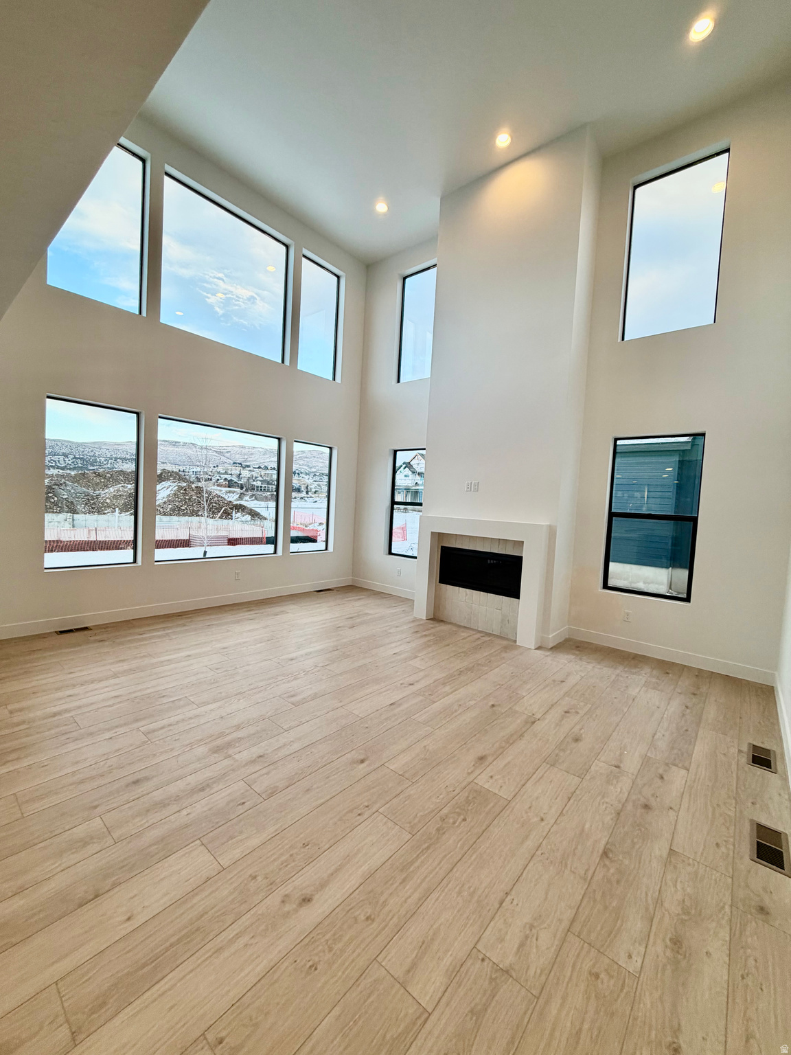 THE CROSSING - Residential