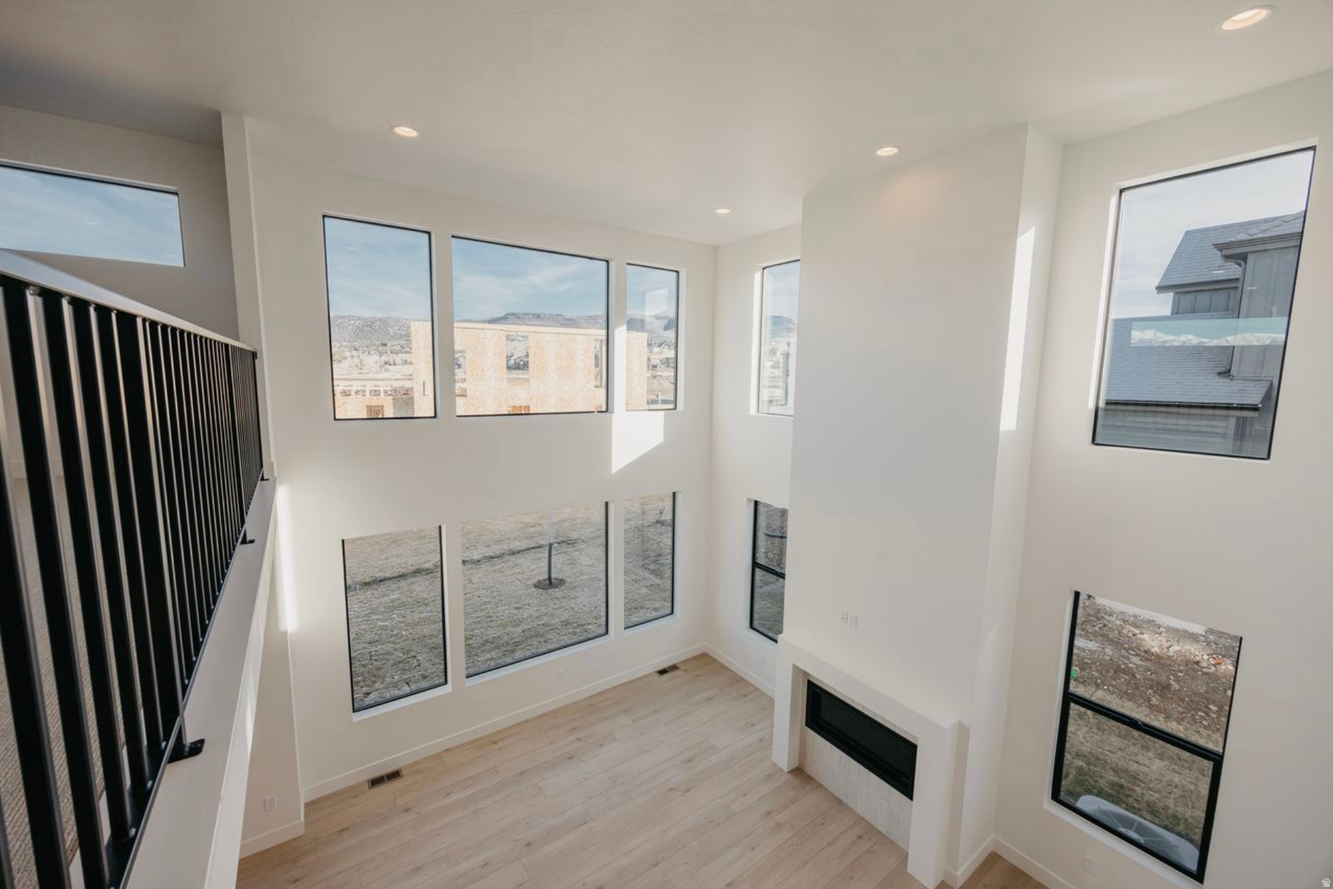 THE CROSSING - Residential