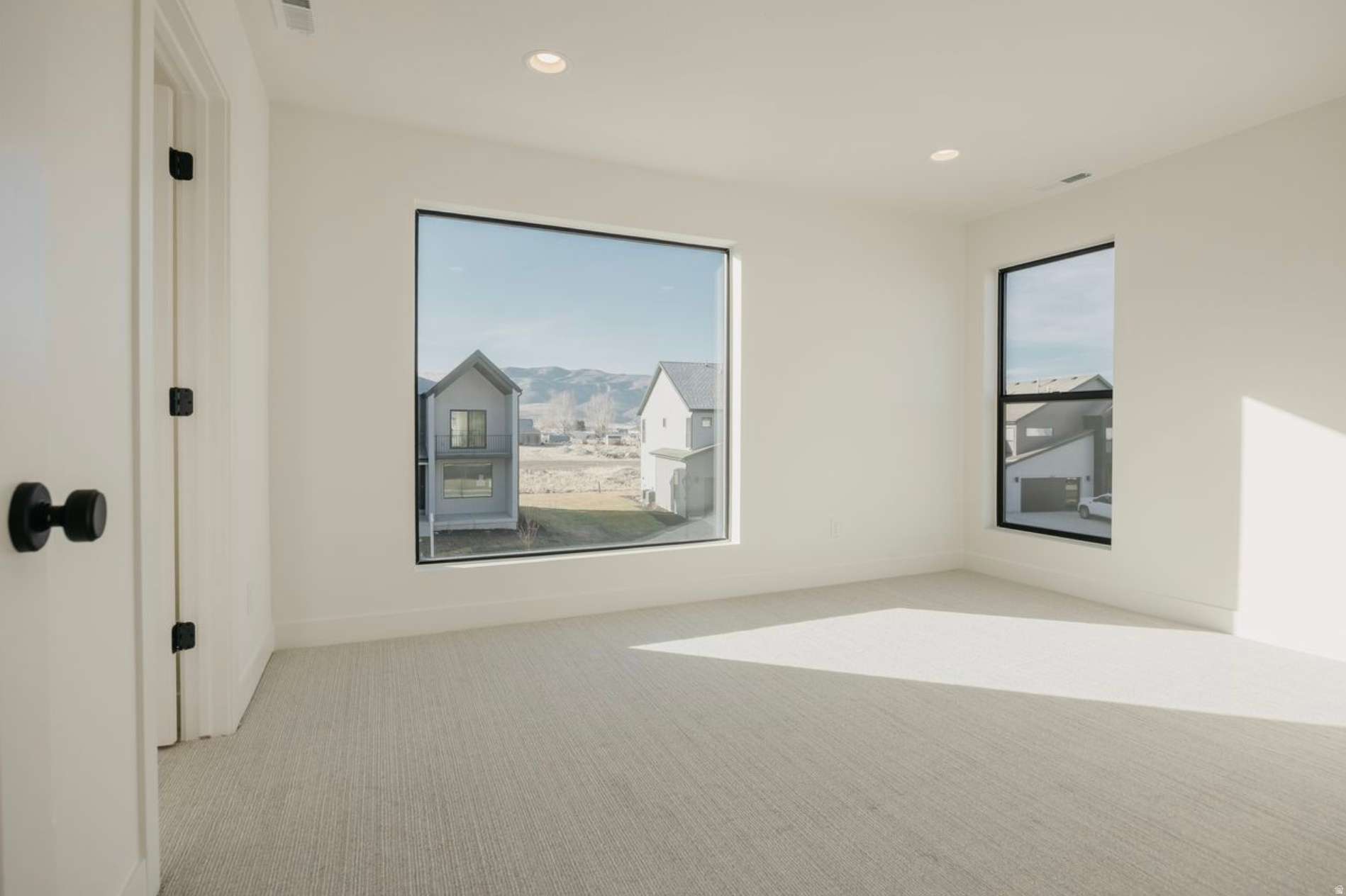 THE CROSSING - Residential