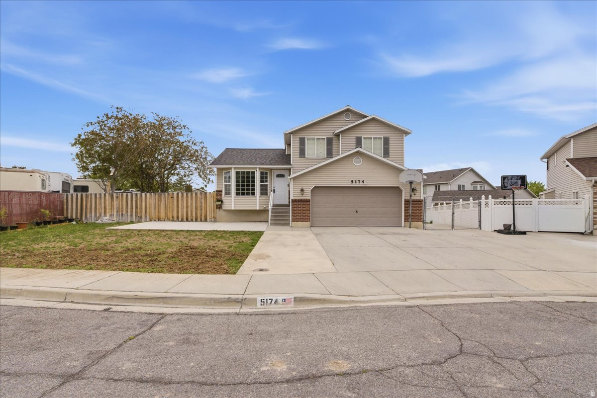 PARKSIDE ESTATES - Residential