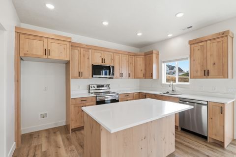 Tiny photo for 697 W 20 N, Hyrum, UT 84319 (MLS # 2127563)
