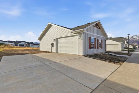 Tiny photo for 697 W 20 N, Hyrum, UT 84319 (MLS # 2127563)