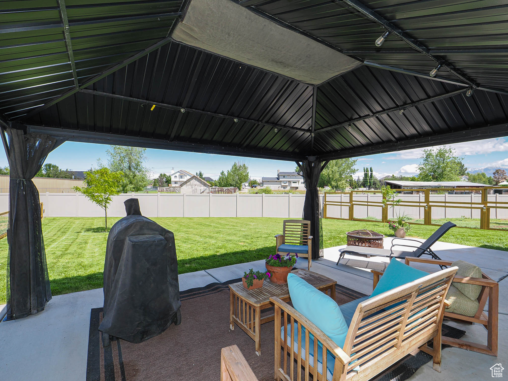 104 S Summer Breeze Ln, Layton, Utah image 47