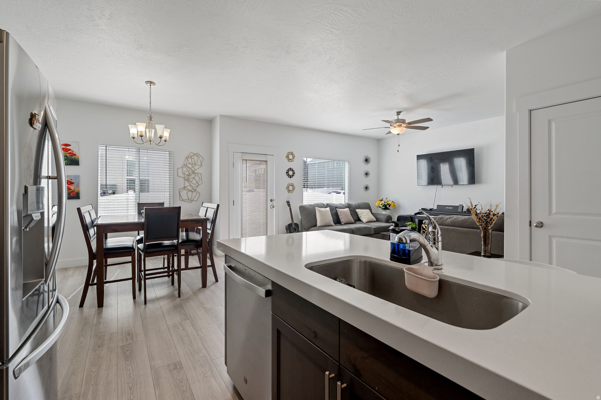 SILVER LAKE - Residential