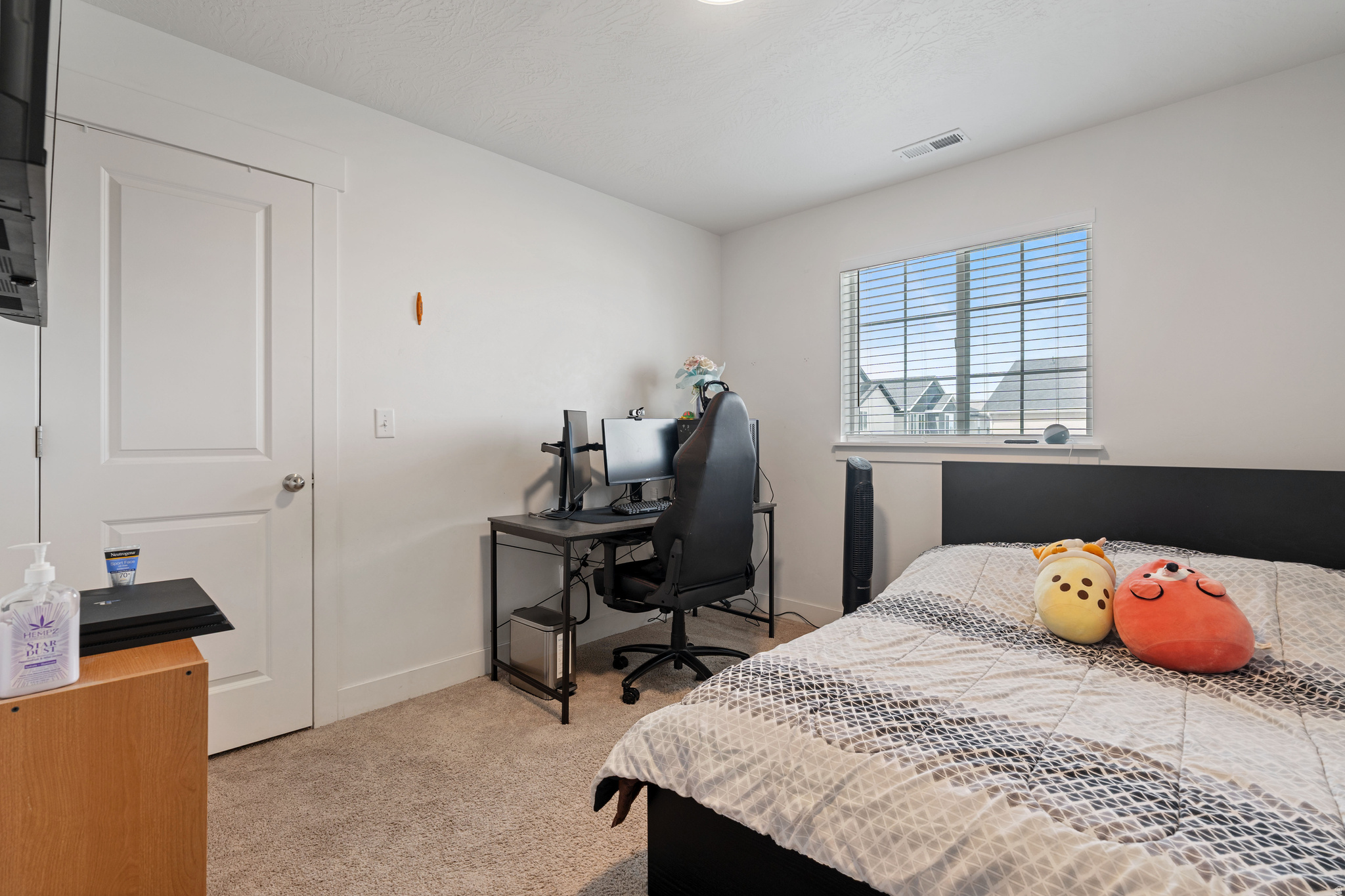 SILVER LAKE - Residential