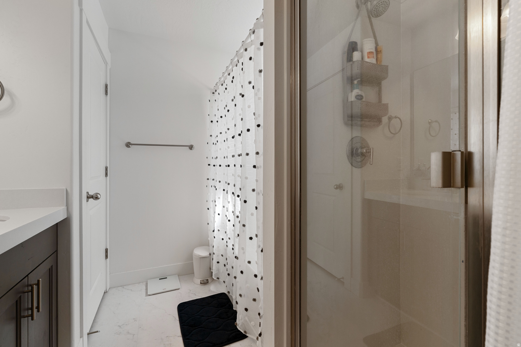 SILVER LAKE - Residential