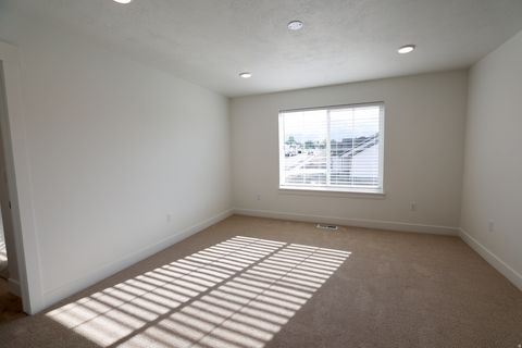Tiny photo for 599 N 300 W, Smithfield, UT 84335 (MLS # 2127374)