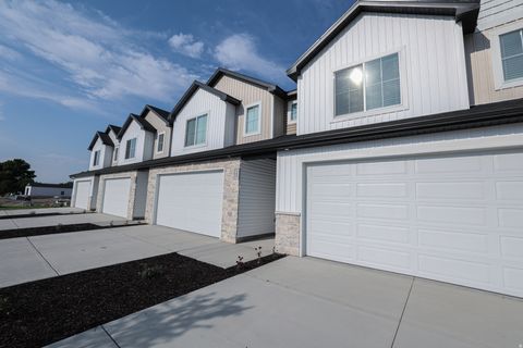 Tiny photo for 599 N 300 W, Smithfield, UT 84335 (MLS # 2127374)