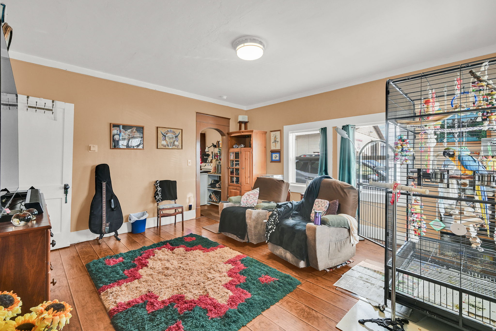 Main image without alt text