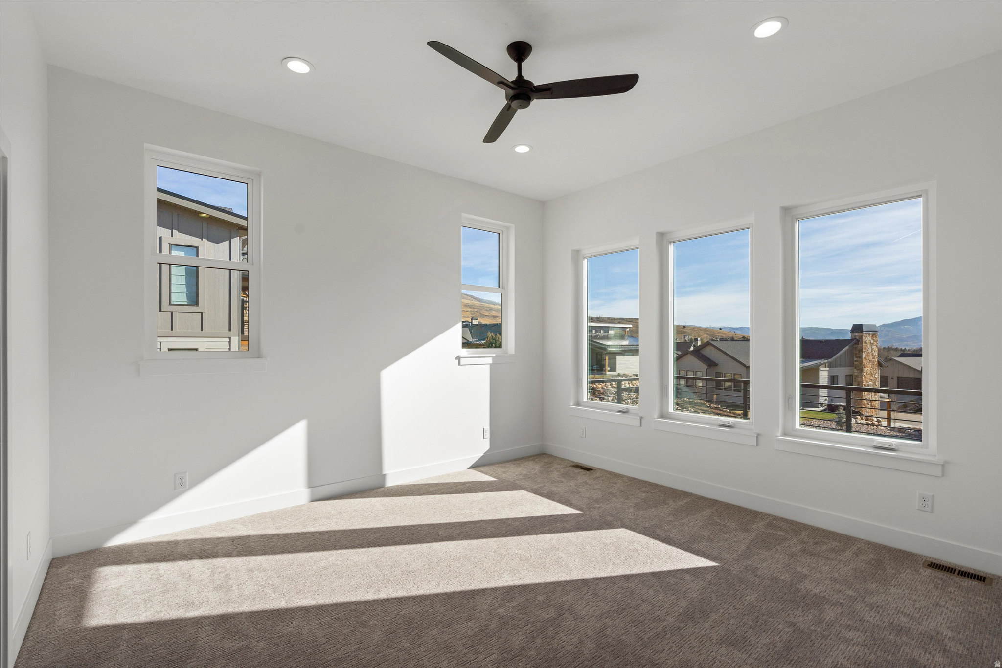 THE BRIDGES - Residential