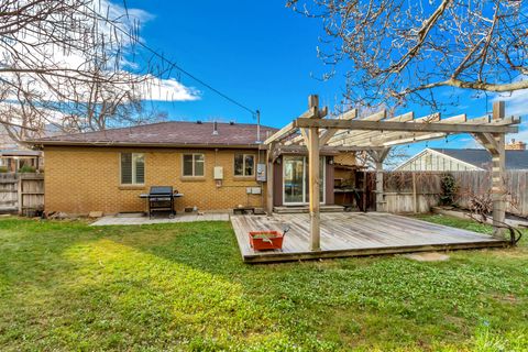 Tiny photo for 2567 E SIMPSON AVE, Salt Lake City, UT 84109 (MLS # 2130674)