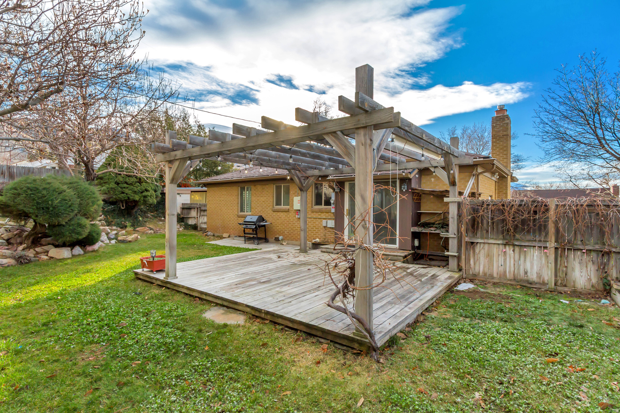 COUNTRY CLUB HEIGHTS - Residential