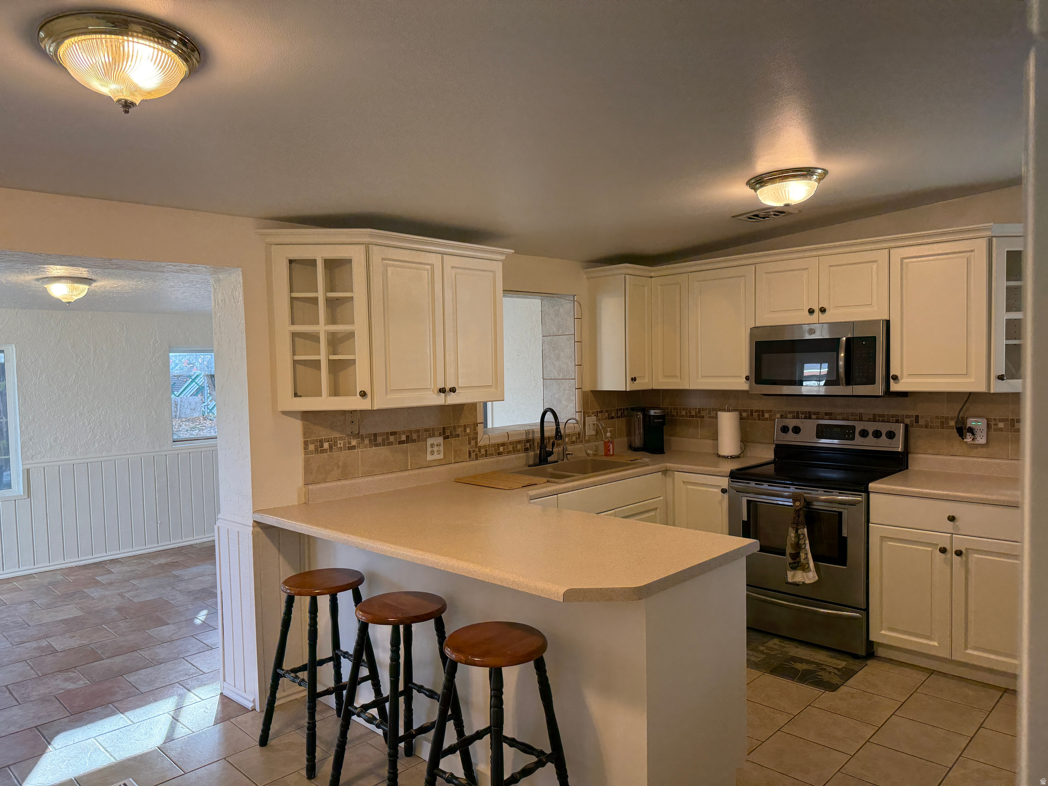 COLONY WEST - Residential