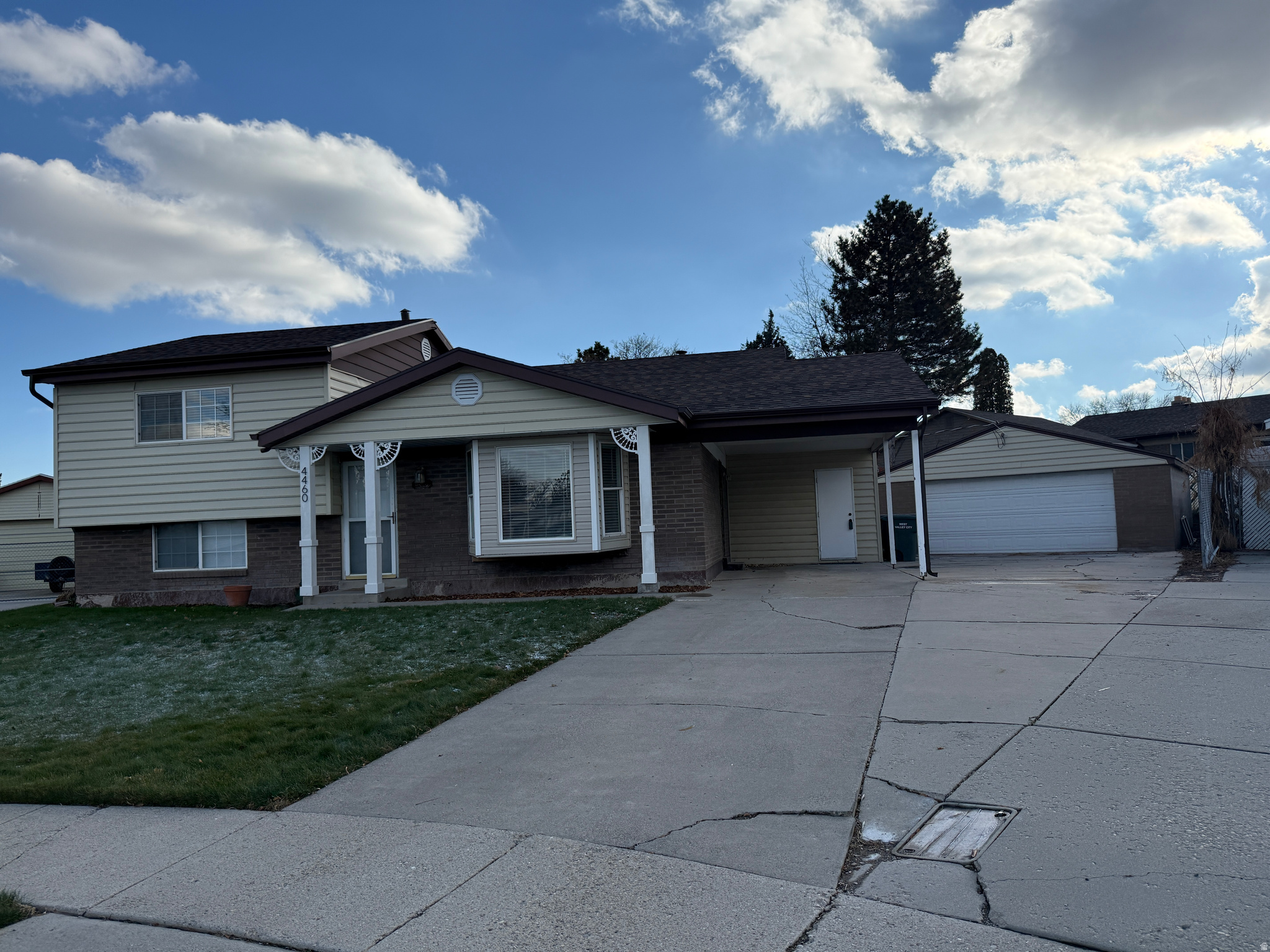 COLONY WEST - Residential