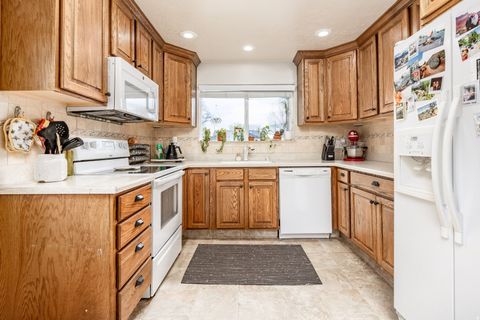 Tiny photo for 735 E LISONBEE AVE S, Millcreek, UT 84106 (MLS # 2134569)
