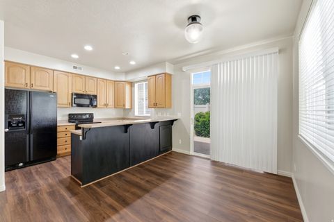 Tiny photo for 674 CANTERBURY LN, North Salt Lake, UT 84054 (MLS # 2158730)