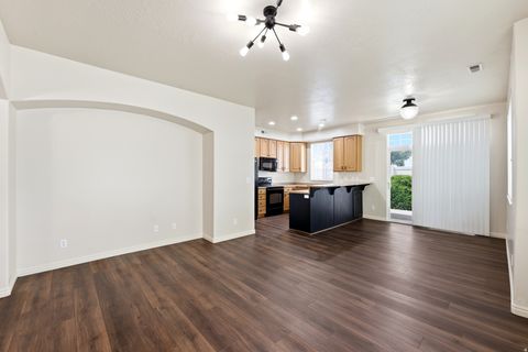Tiny photo for 674 CANTERBURY LN, North Salt Lake, UT 84054 (MLS # 2158730)