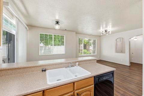Tiny photo for 674 CANTERBURY LN, North Salt Lake, UT 84054 (MLS # 2158730)