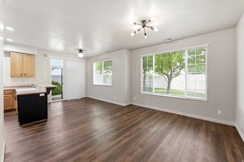 Tiny photo for 674 CANTERBURY LN, North Salt Lake, UT 84054 (MLS # 2158730)