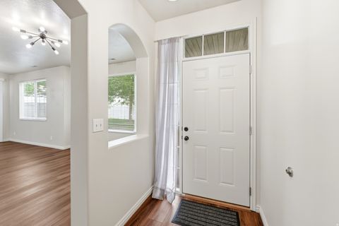 Tiny photo for 674 CANTERBURY LN, North Salt Lake, UT 84054 (MLS # 2158730)