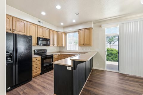 Tiny photo for 674 CANTERBURY LN, North Salt Lake, UT 84054 (MLS # 2158730)
