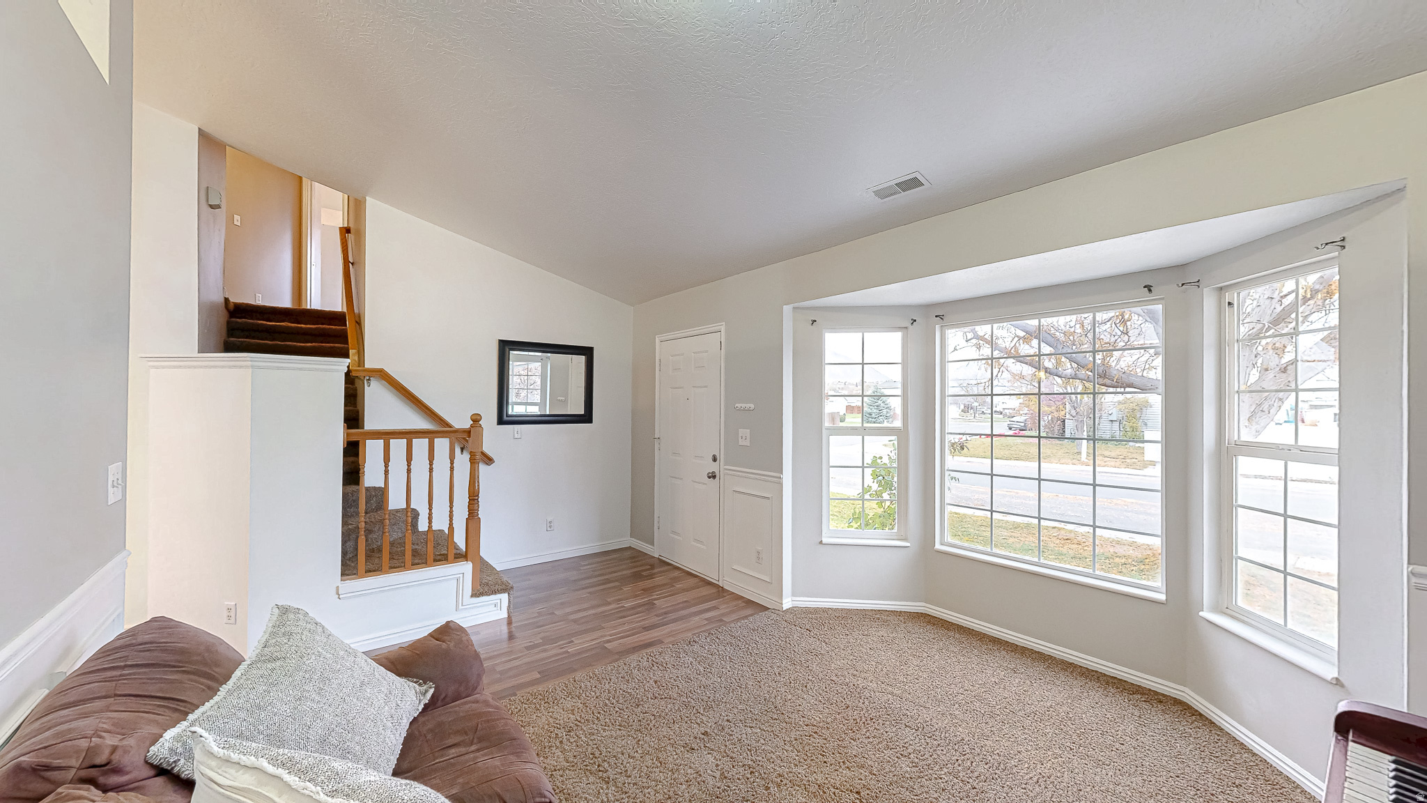 COUNTRY ESTATES - Residential