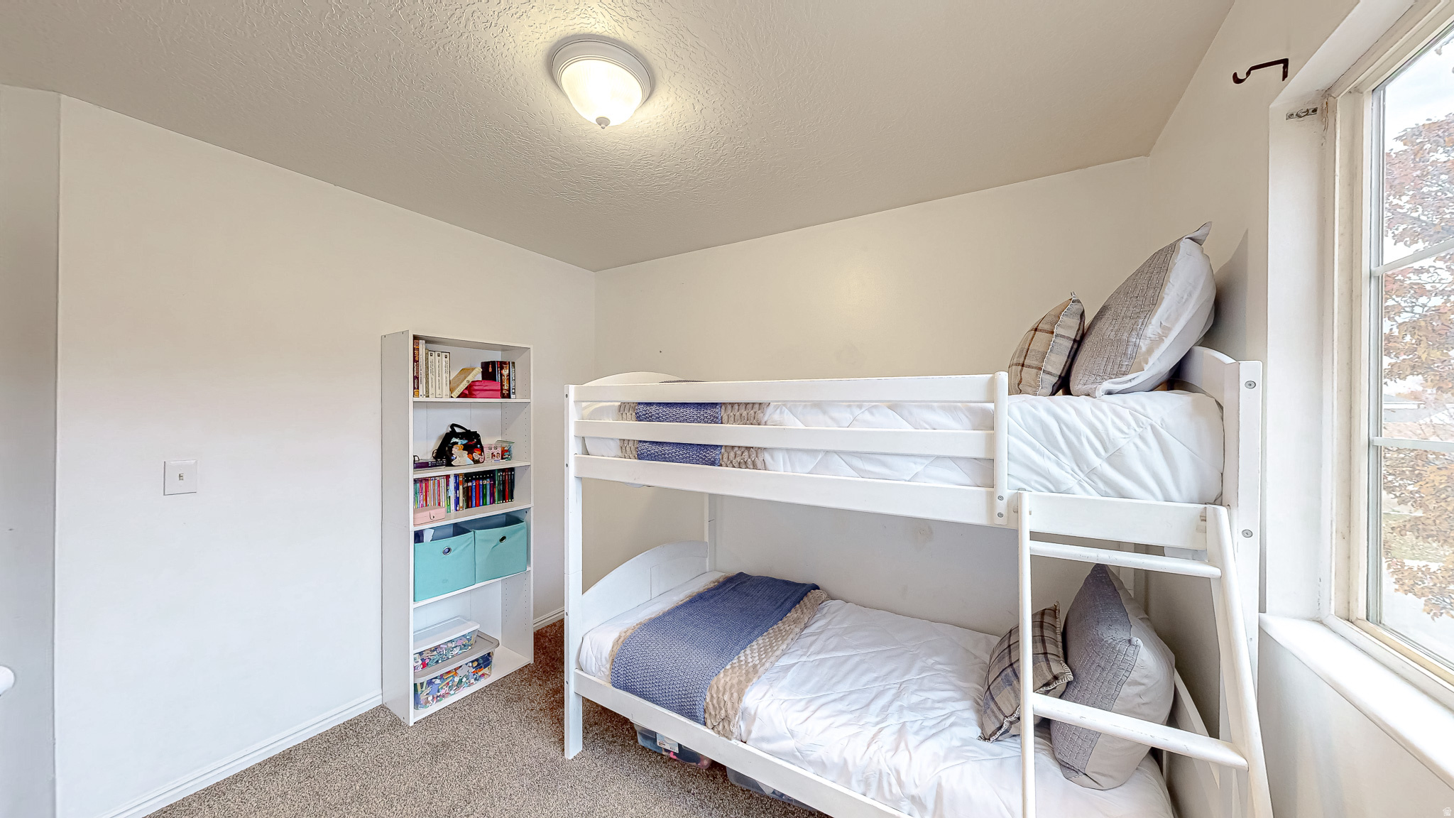 COUNTRY ESTATES - Residential