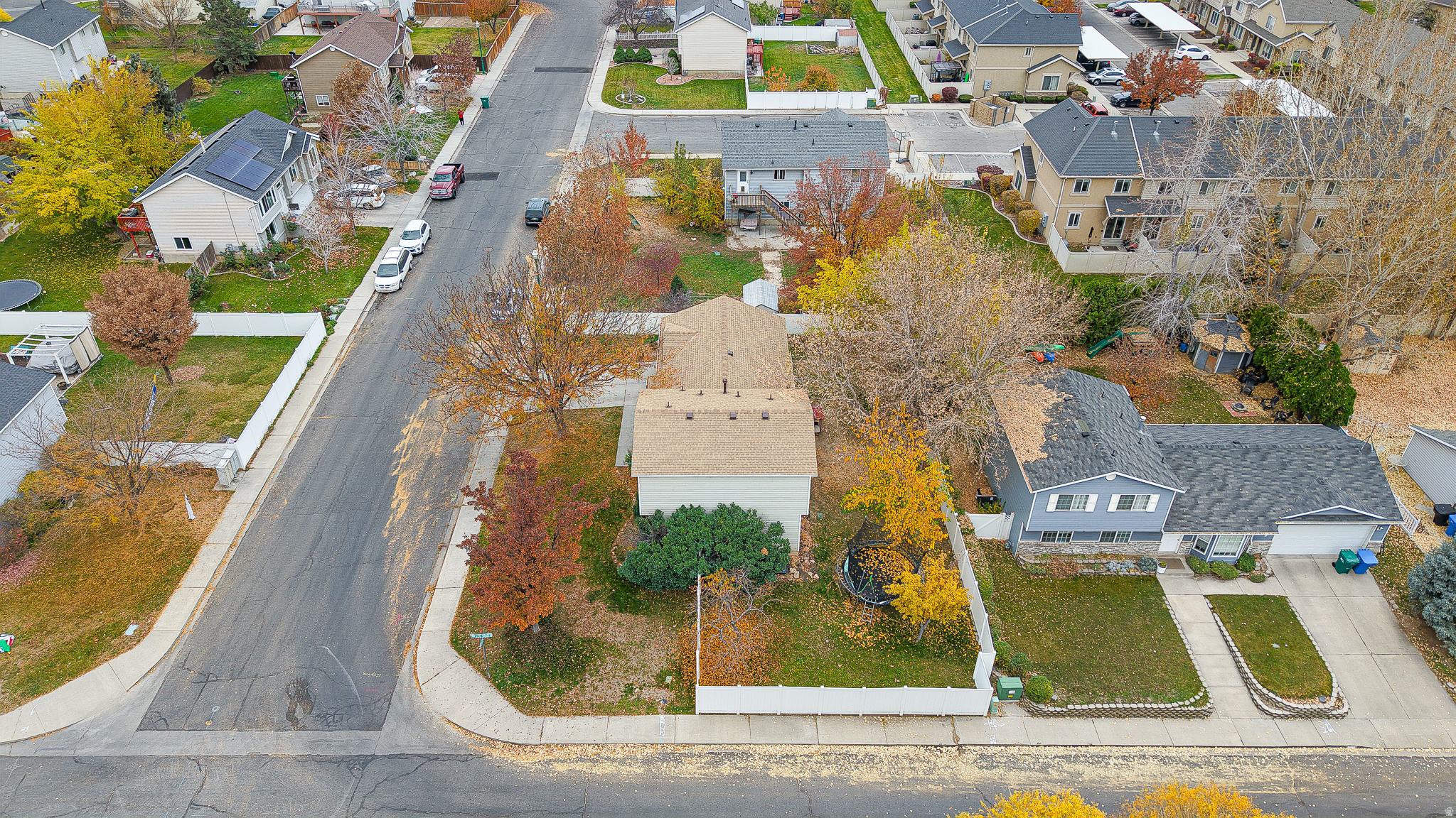 COUNTRY ESTATES - Residential