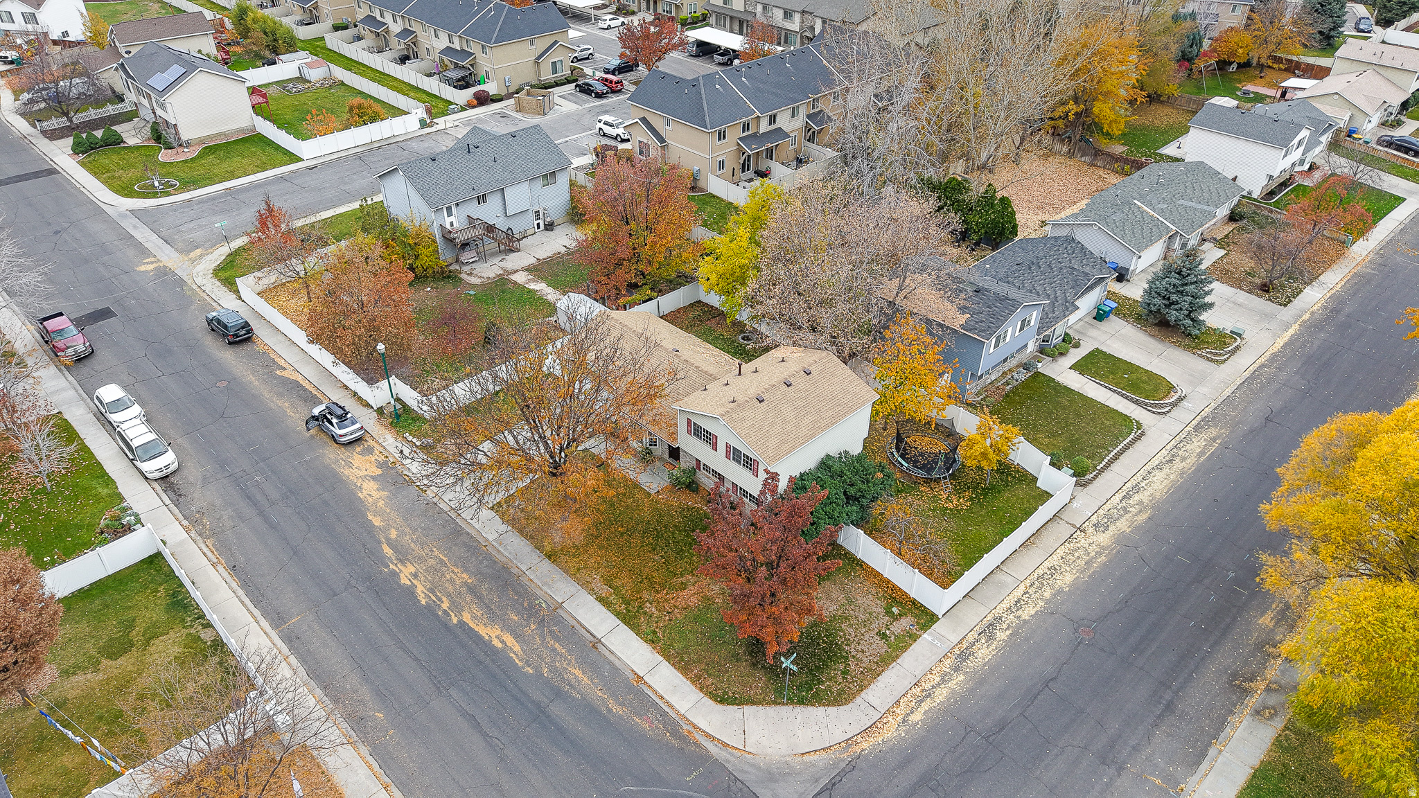 COUNTRY ESTATES - Residential