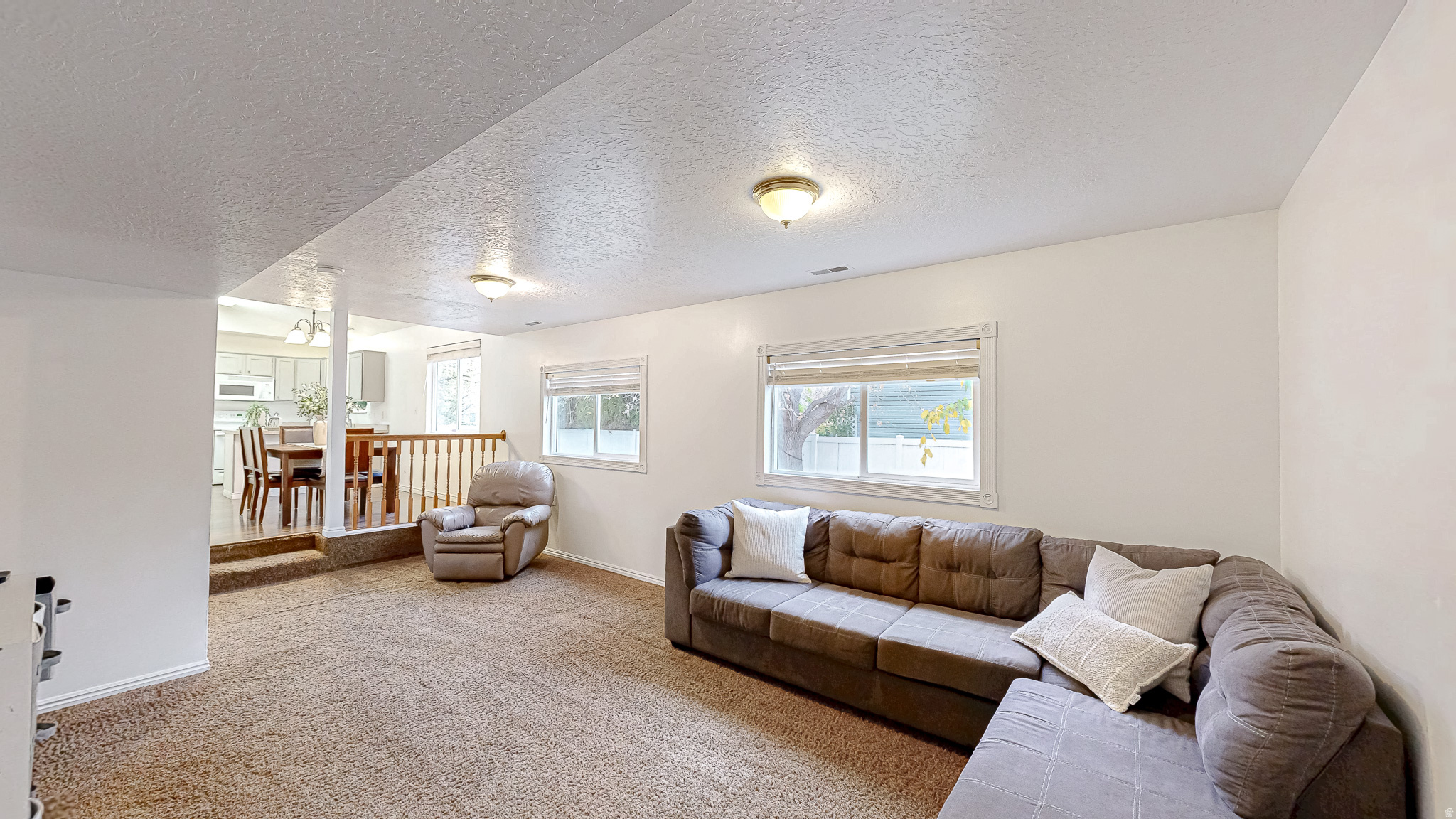 COUNTRY ESTATES - Residential