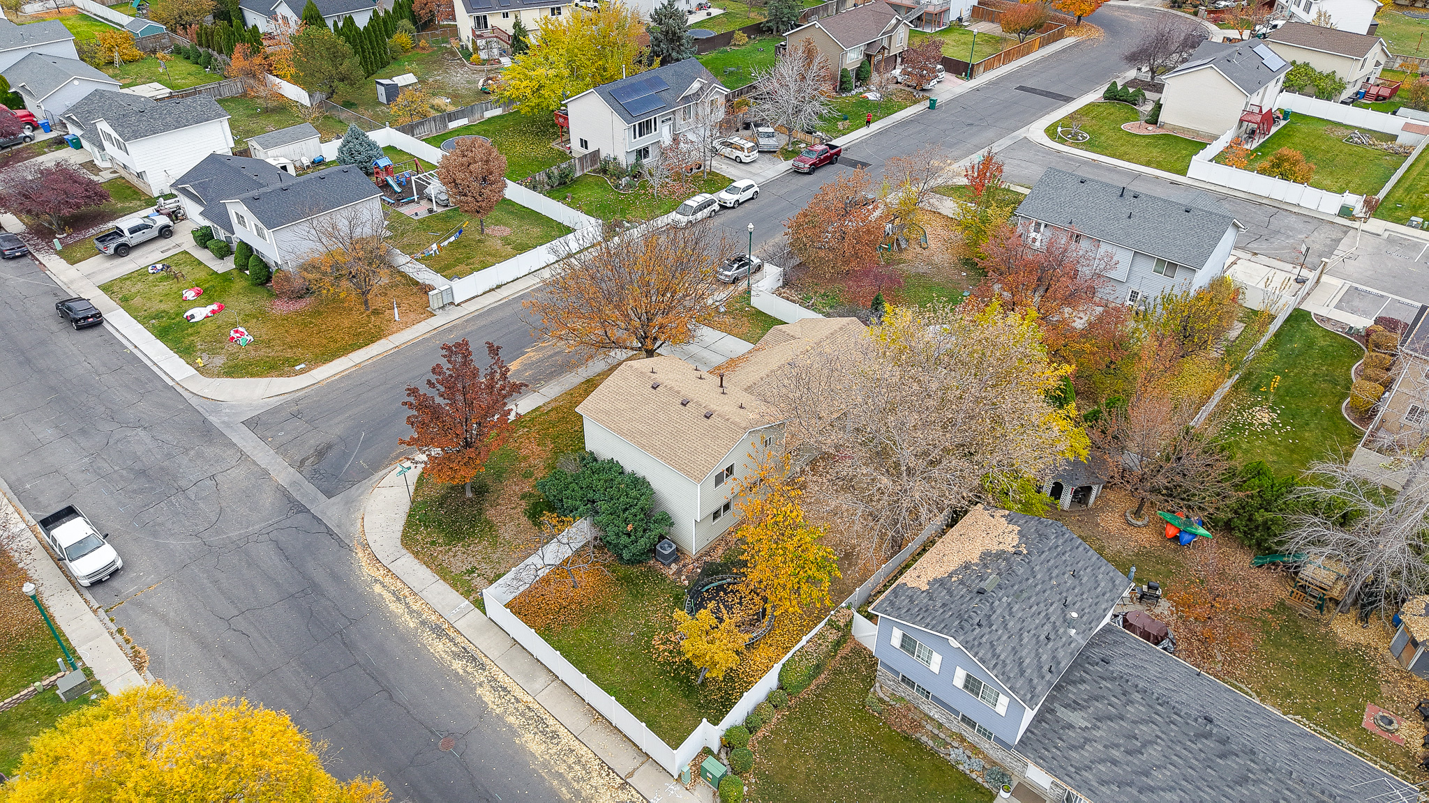 COUNTRY ESTATES - Residential