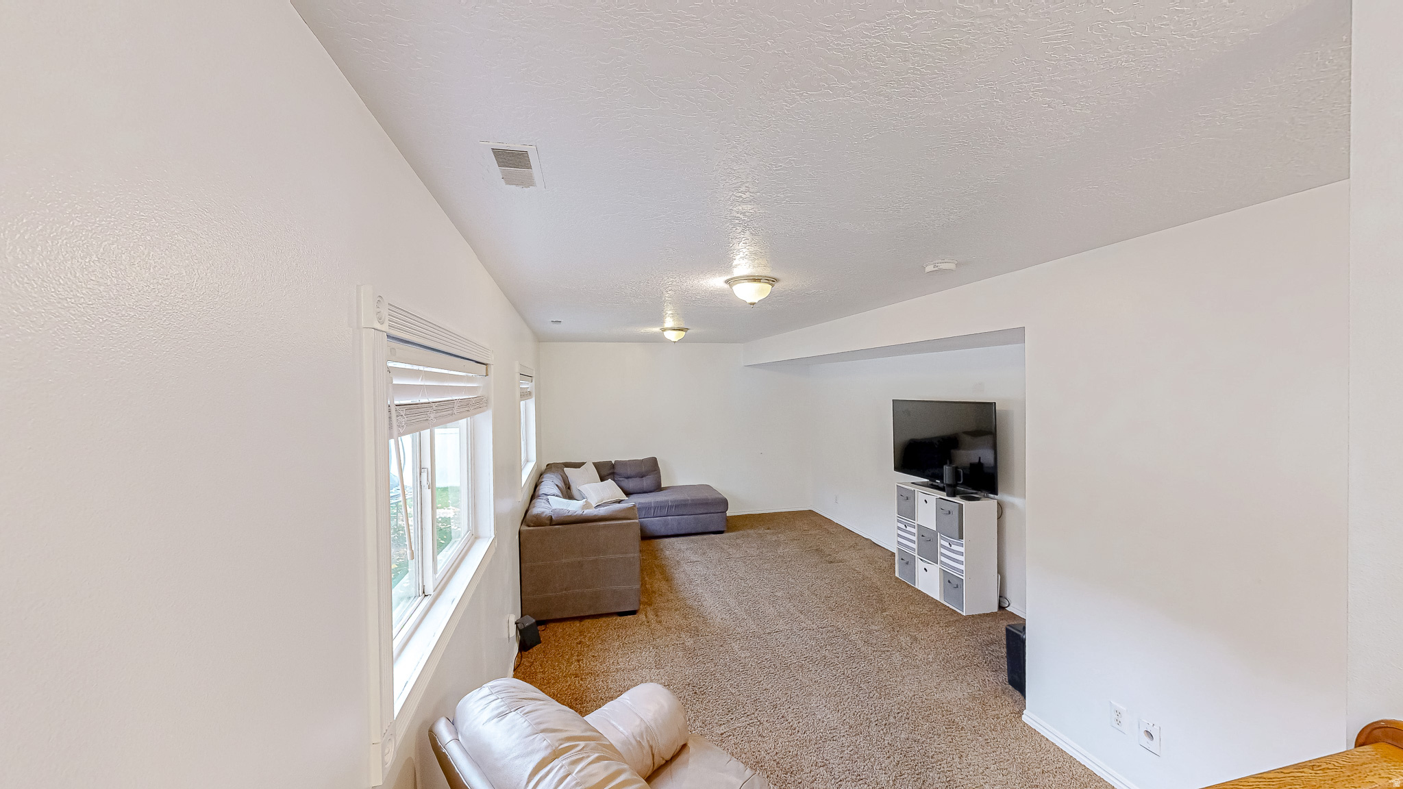 COUNTRY ESTATES - Residential