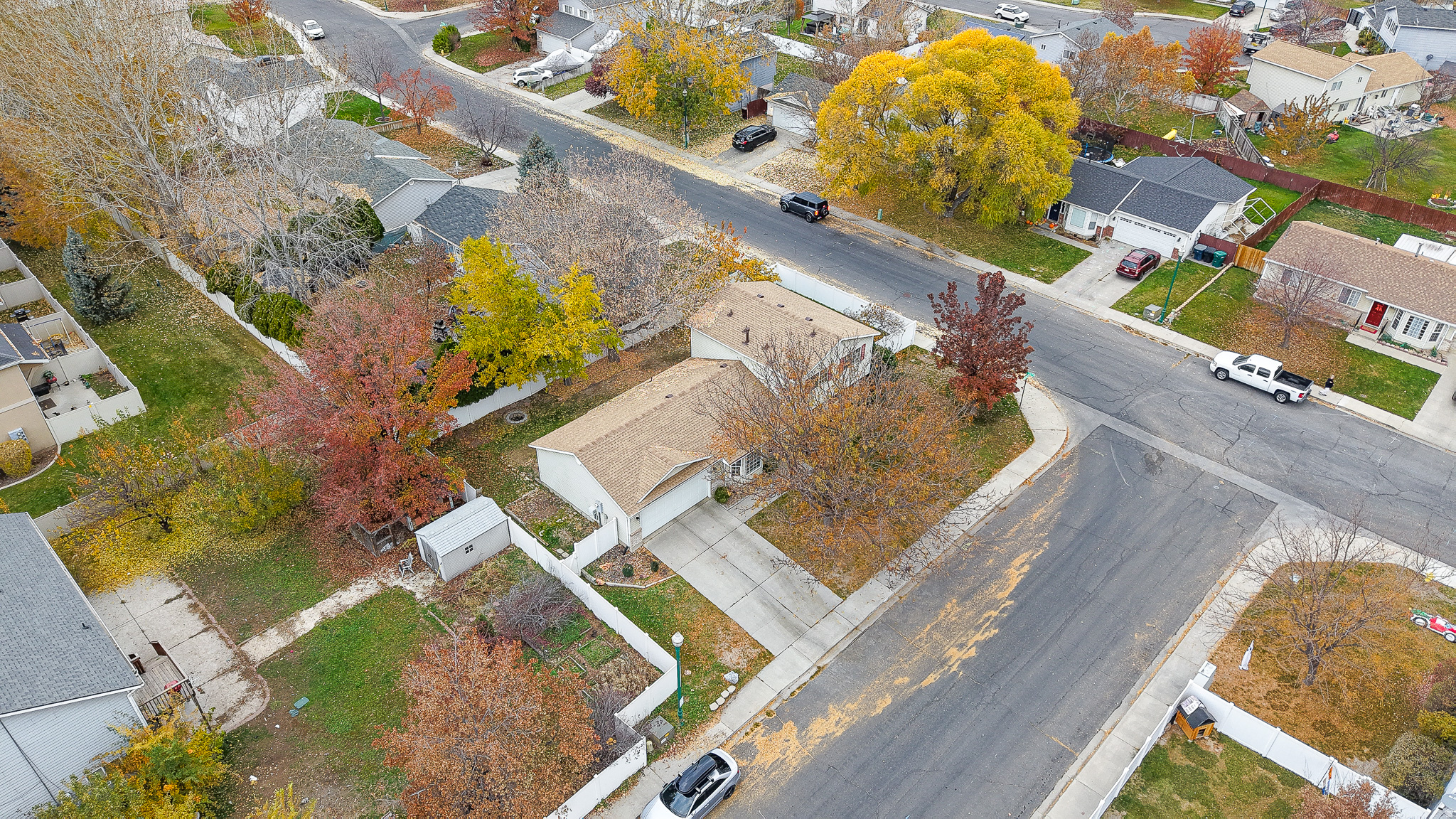 COUNTRY ESTATES - Residential