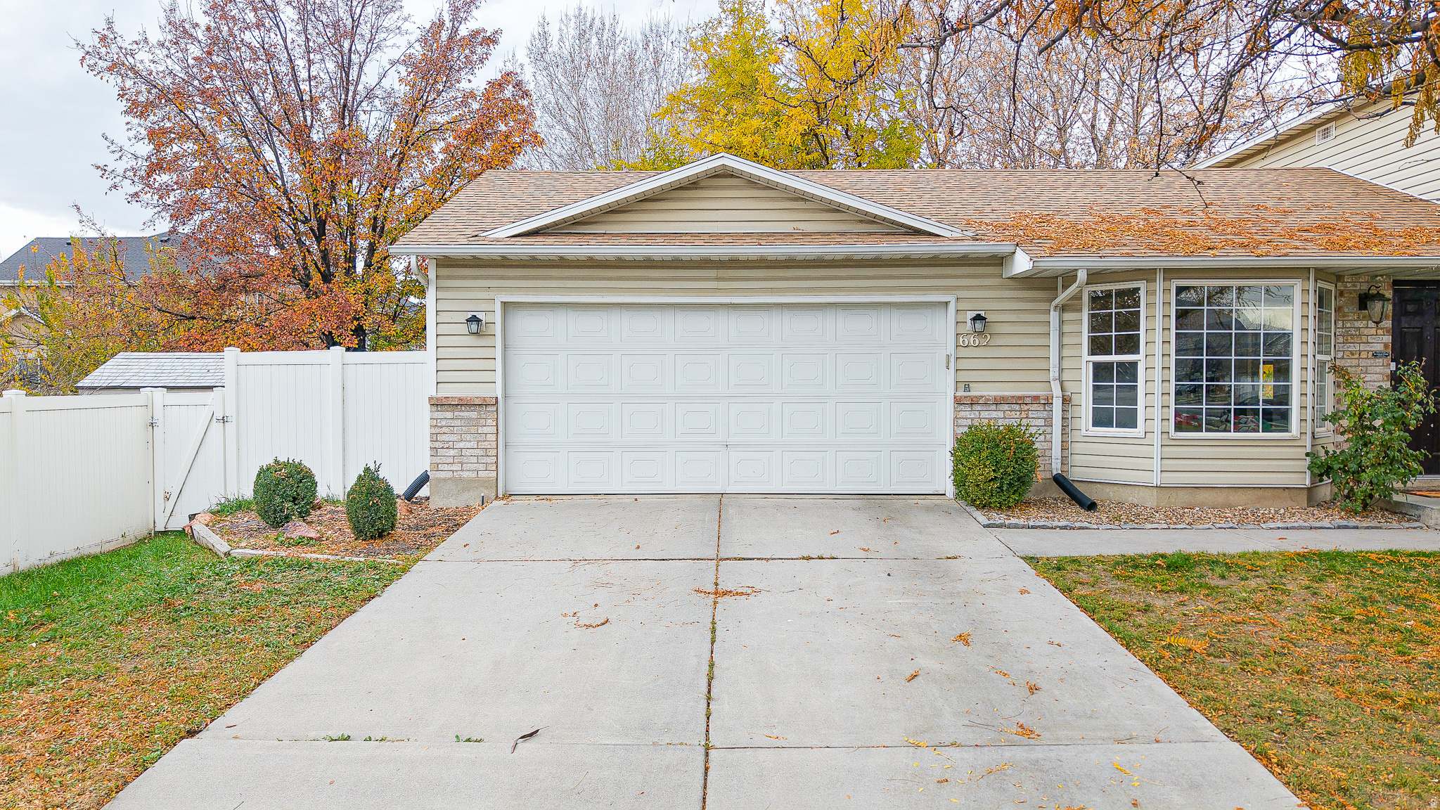 COUNTRY ESTATES - Residential