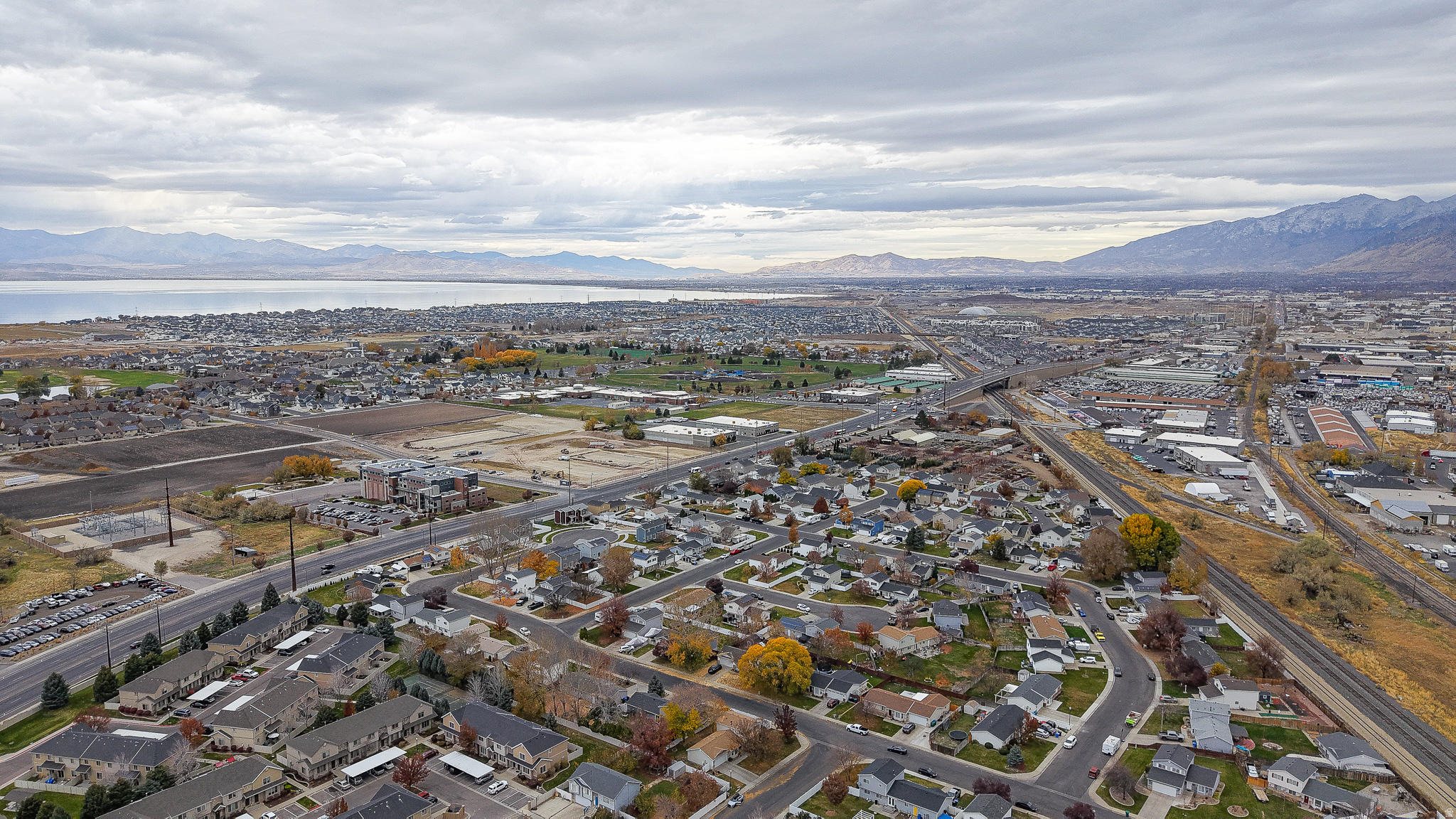 COUNTRY ESTATES - Residential