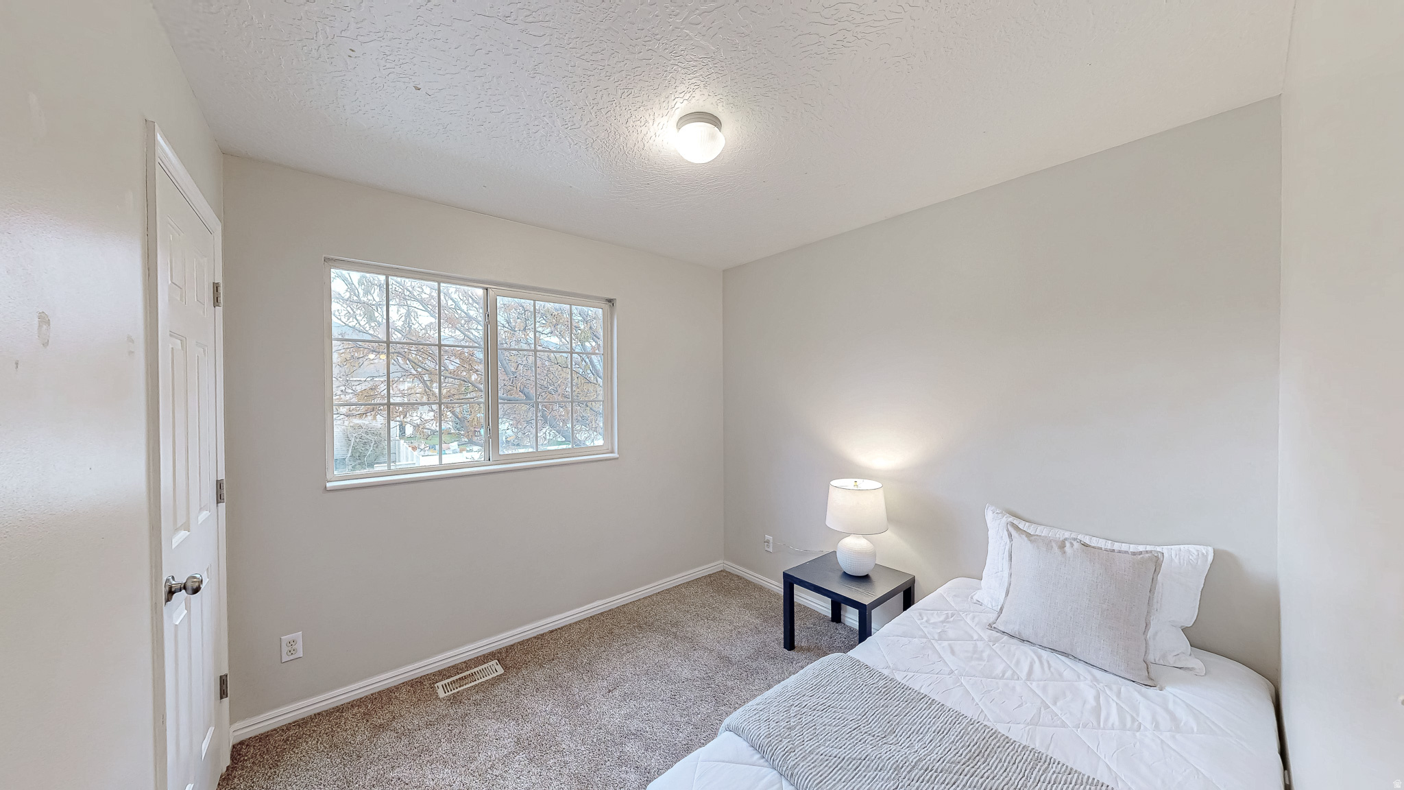 COUNTRY ESTATES - Residential