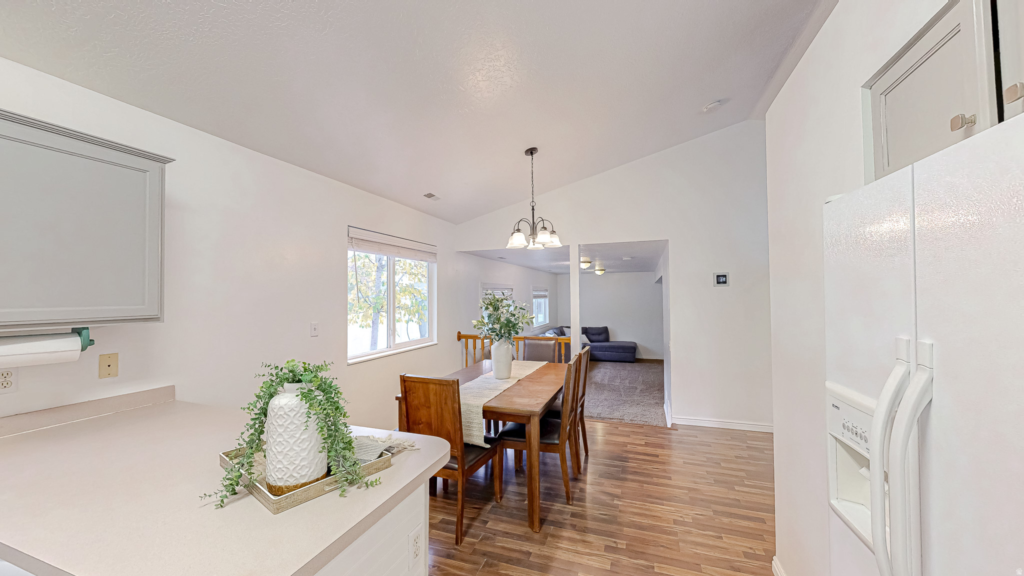 COUNTRY ESTATES - Residential