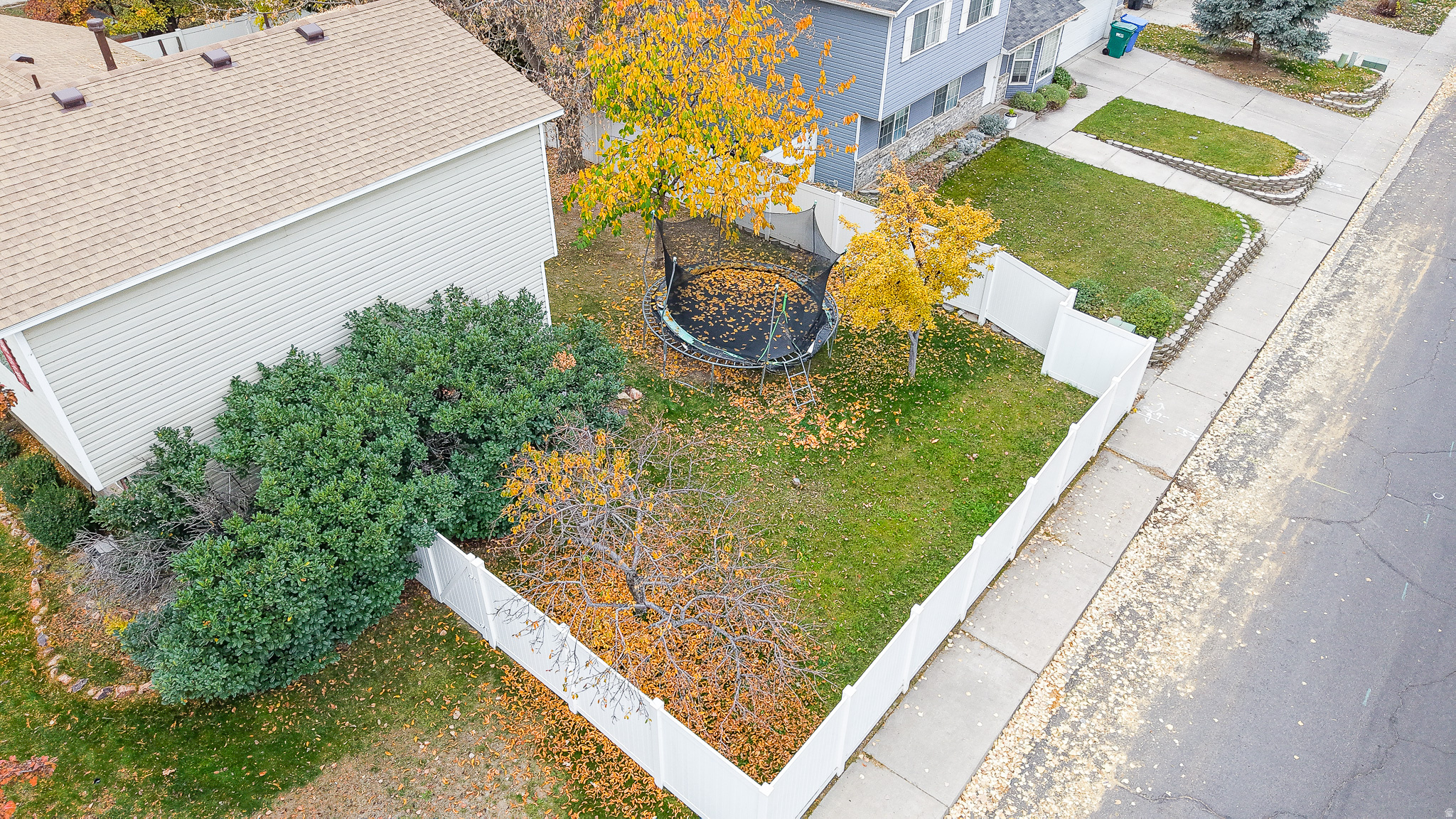 COUNTRY ESTATES - Residential