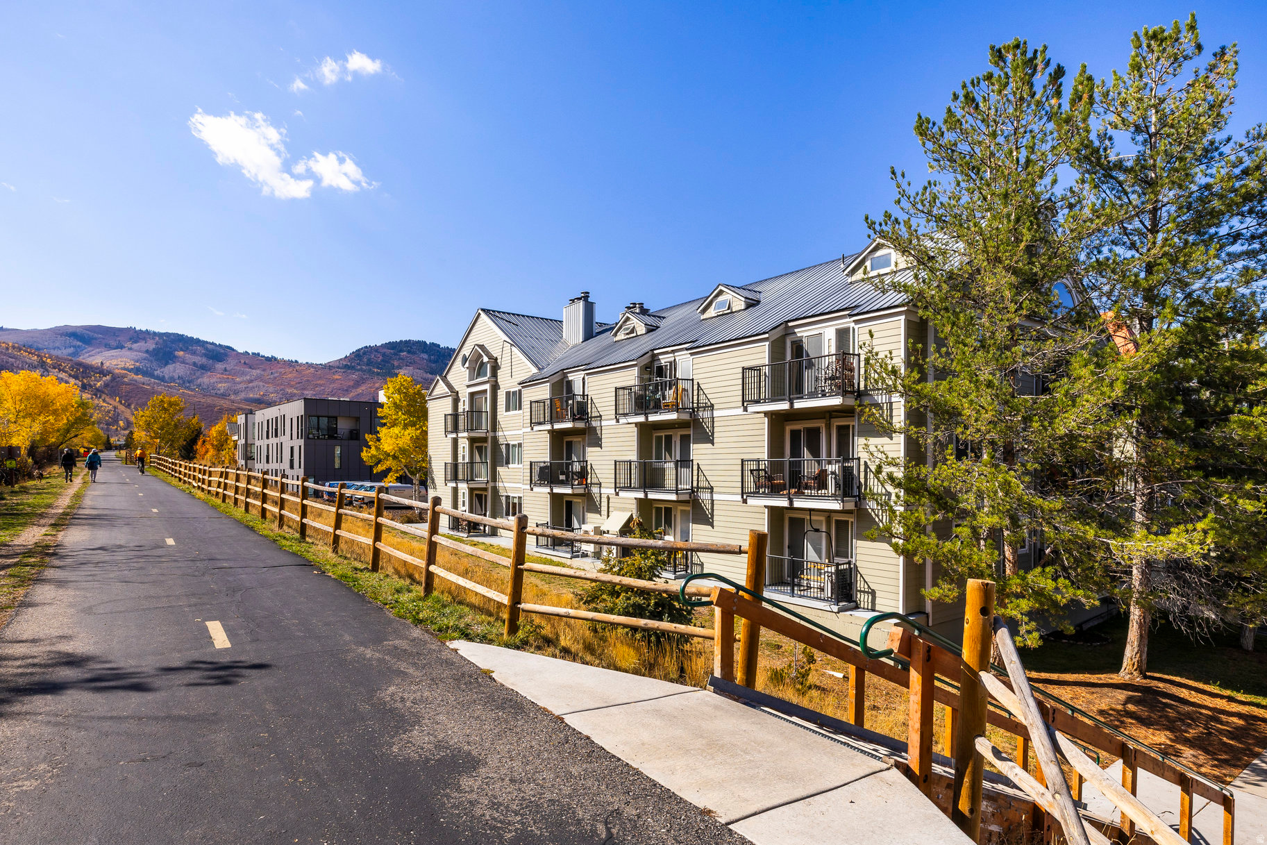 SUN CREEK - Residential