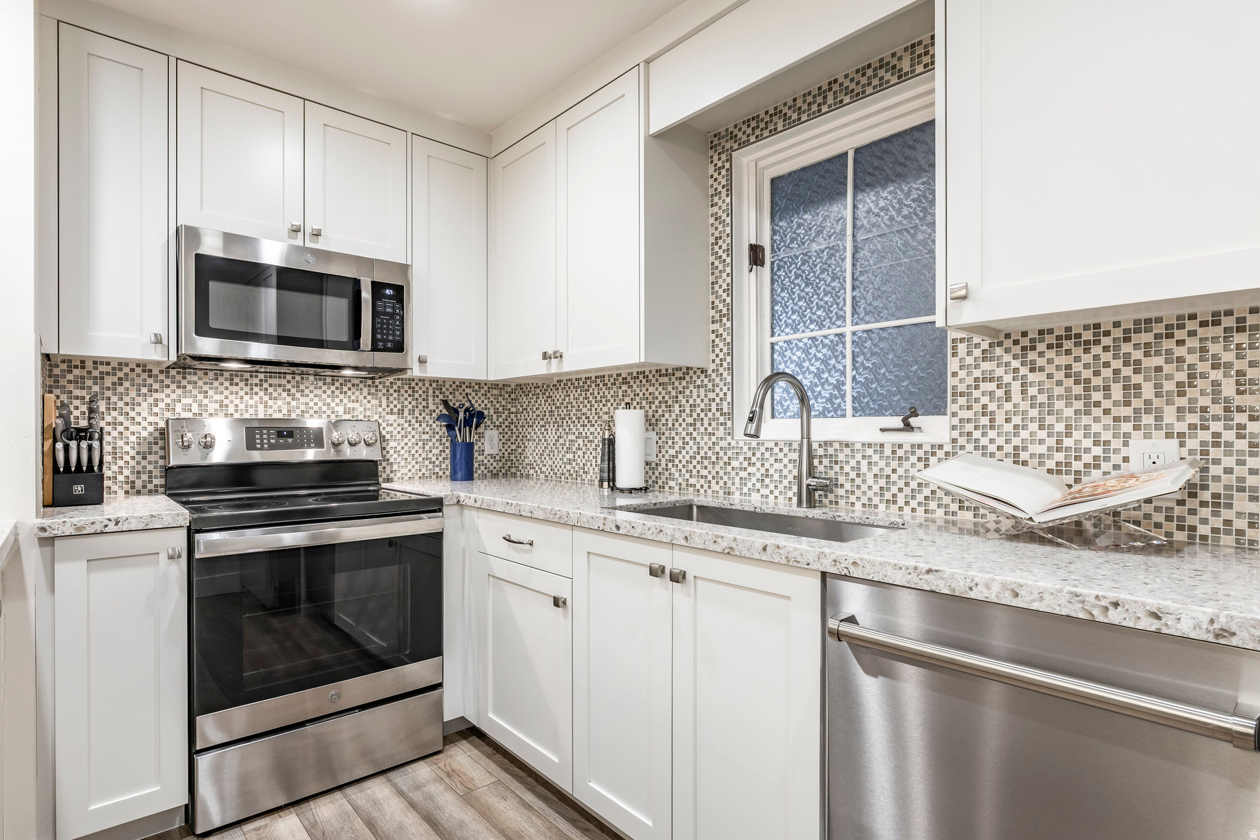 SUN CREEK - Residential