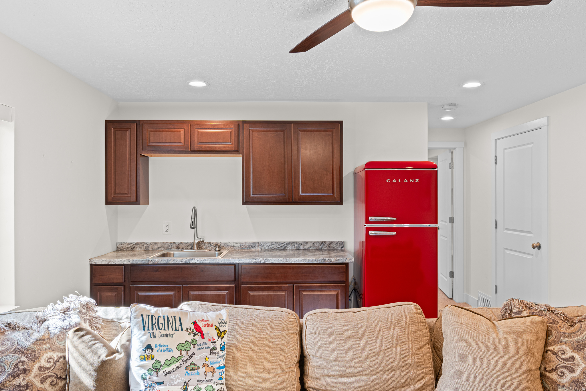 ESTATES AT MUTTON HO - Residential