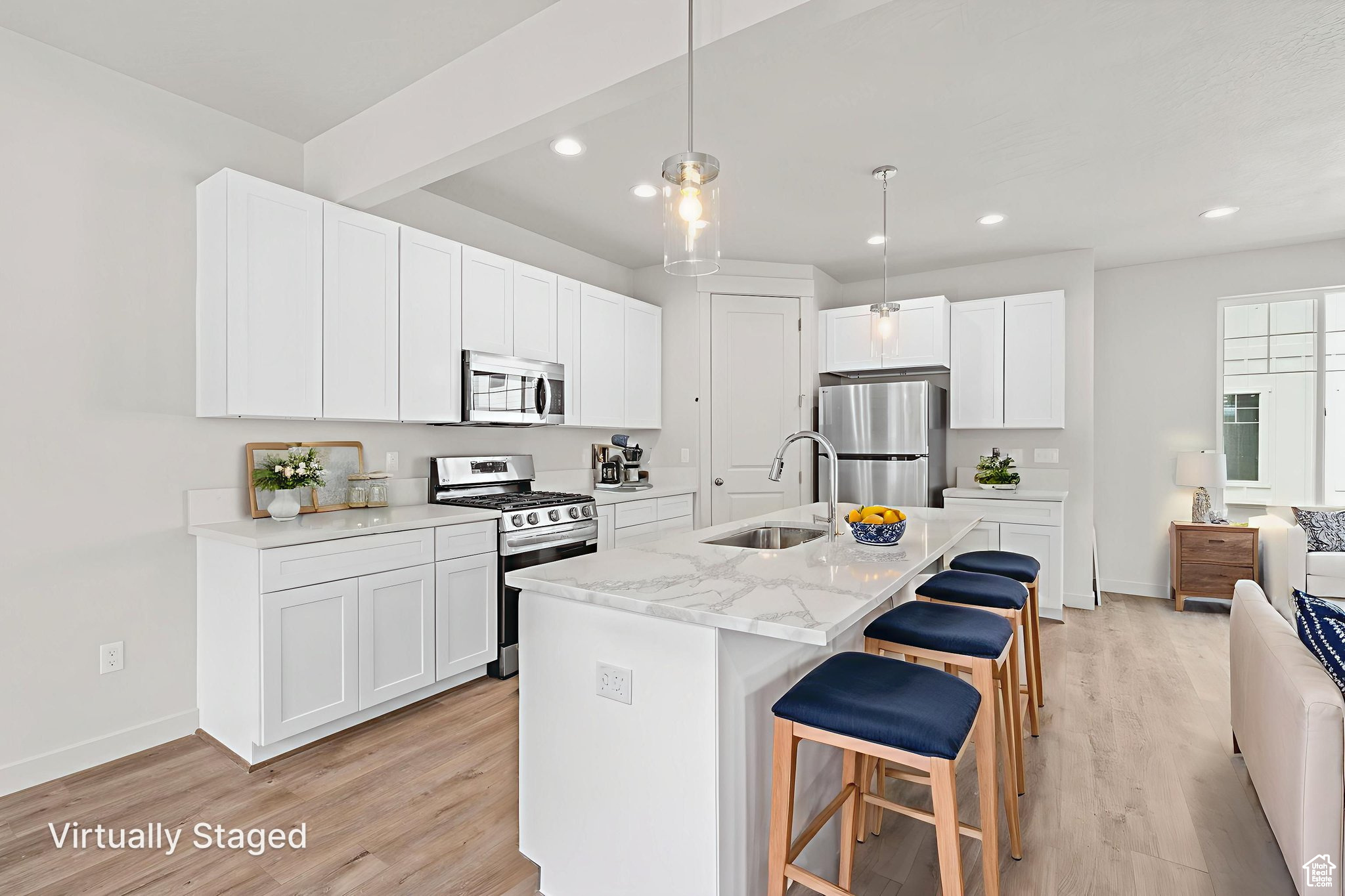 Provo, Utah 84606, United States, 3 Bedrooms Bedrooms, ,3 BathroomsBathrooms,Residential,Pending,184945