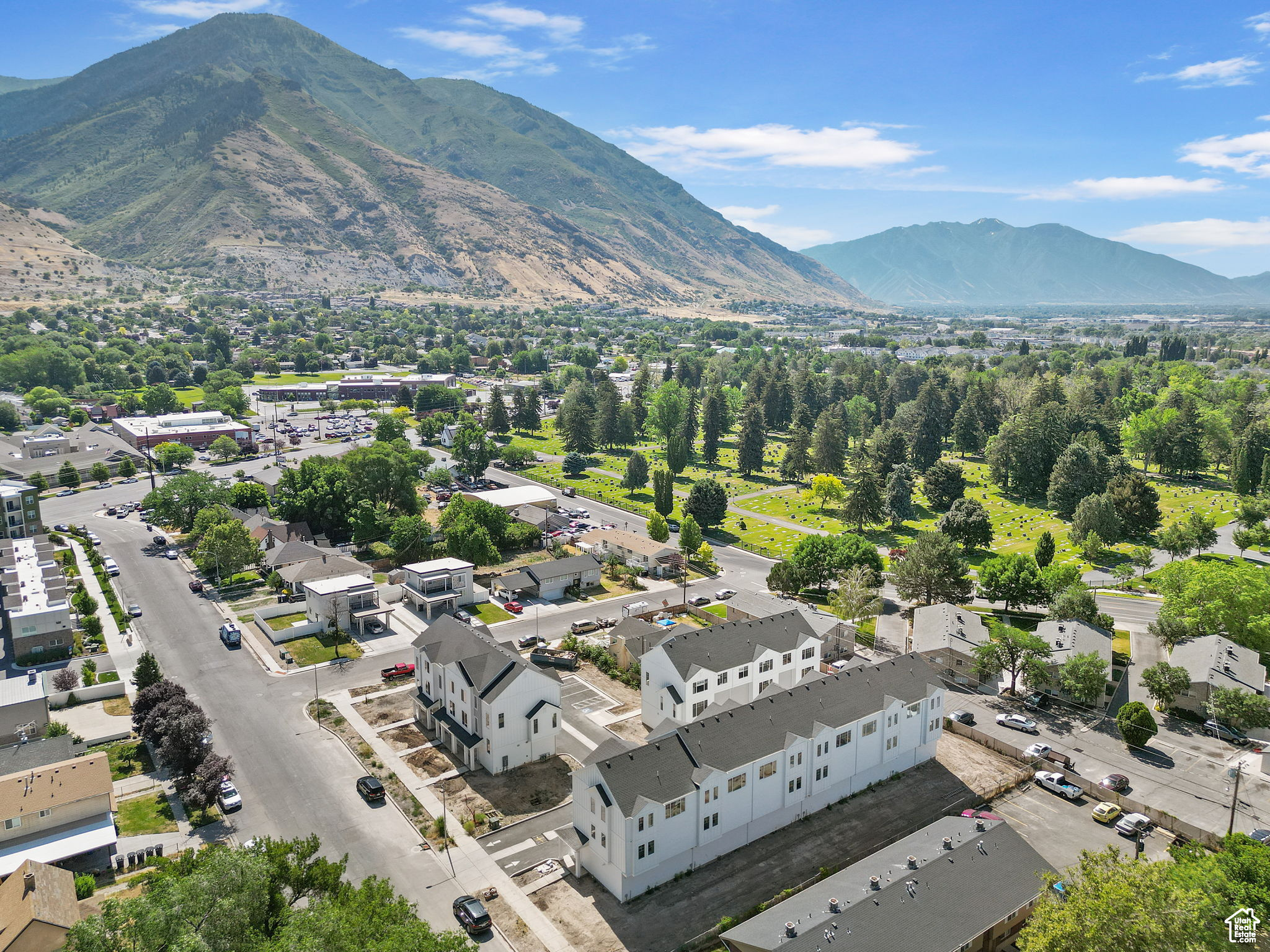 Provo, Utah 84606, United States, 3 Bedrooms Bedrooms, ,3 BathroomsBathrooms,Residential,Pending,184945