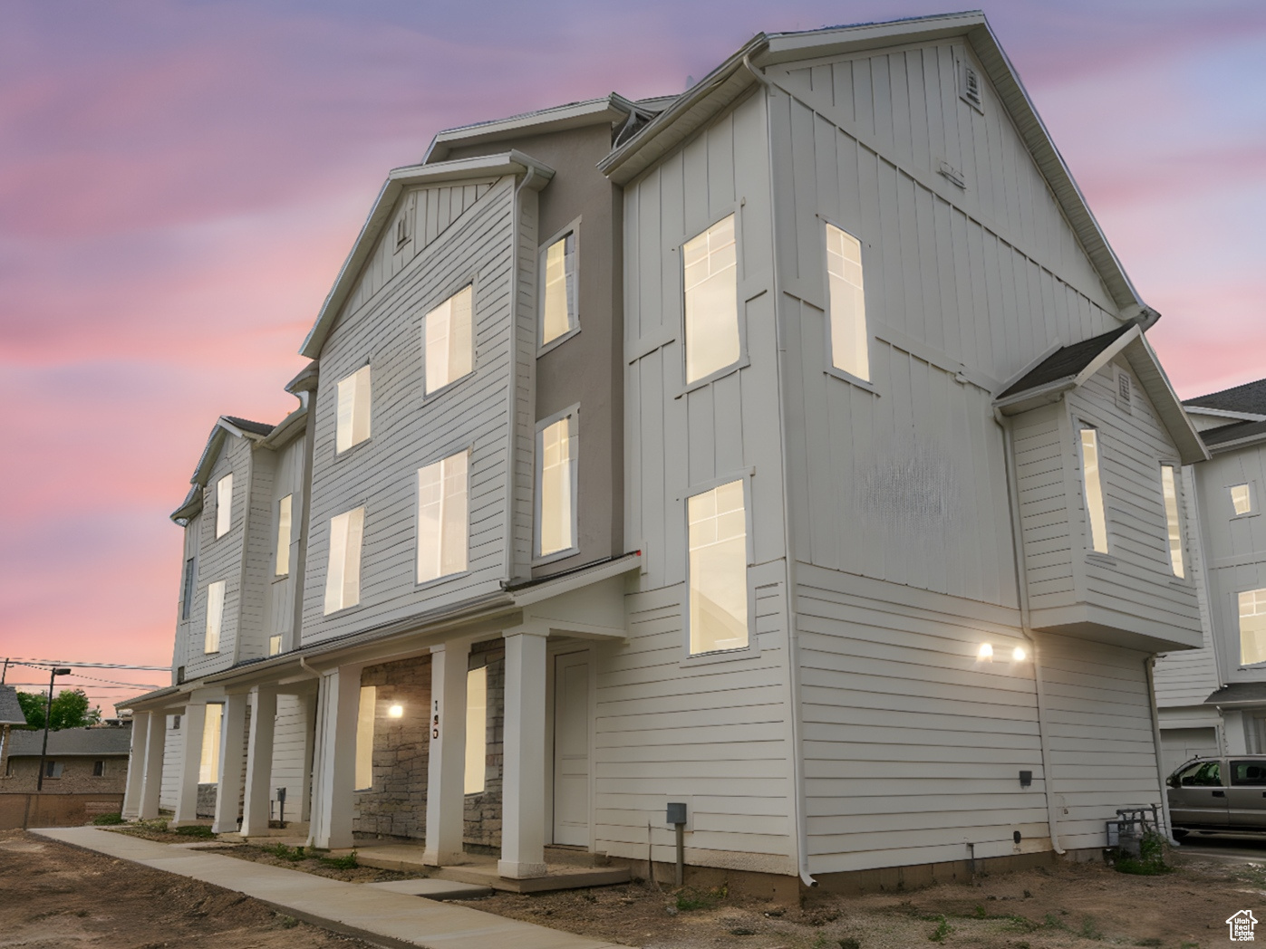 Provo, Utah 84606, United States, 3 Bedrooms Bedrooms, ,3 BathroomsBathrooms,Residential,Pending,184945