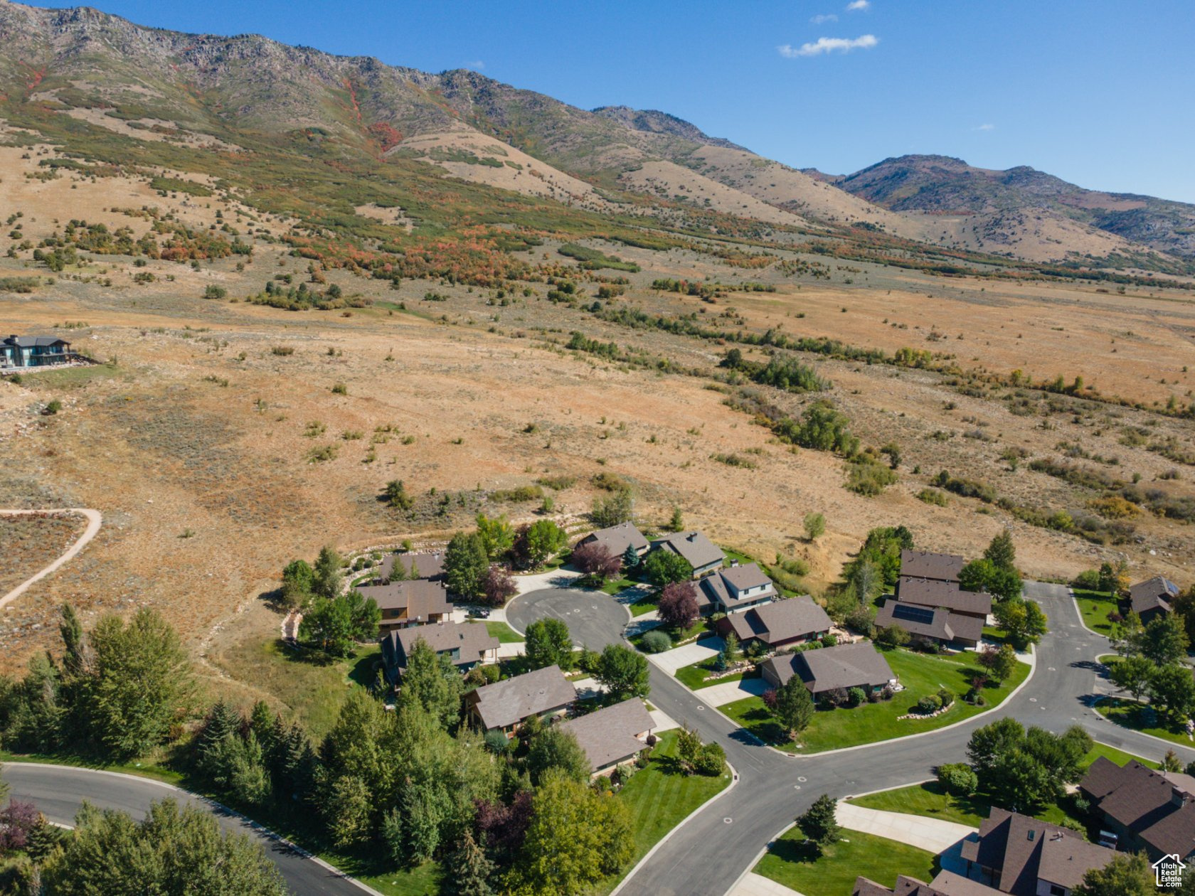 TRAPPERS RIDGE - Residential