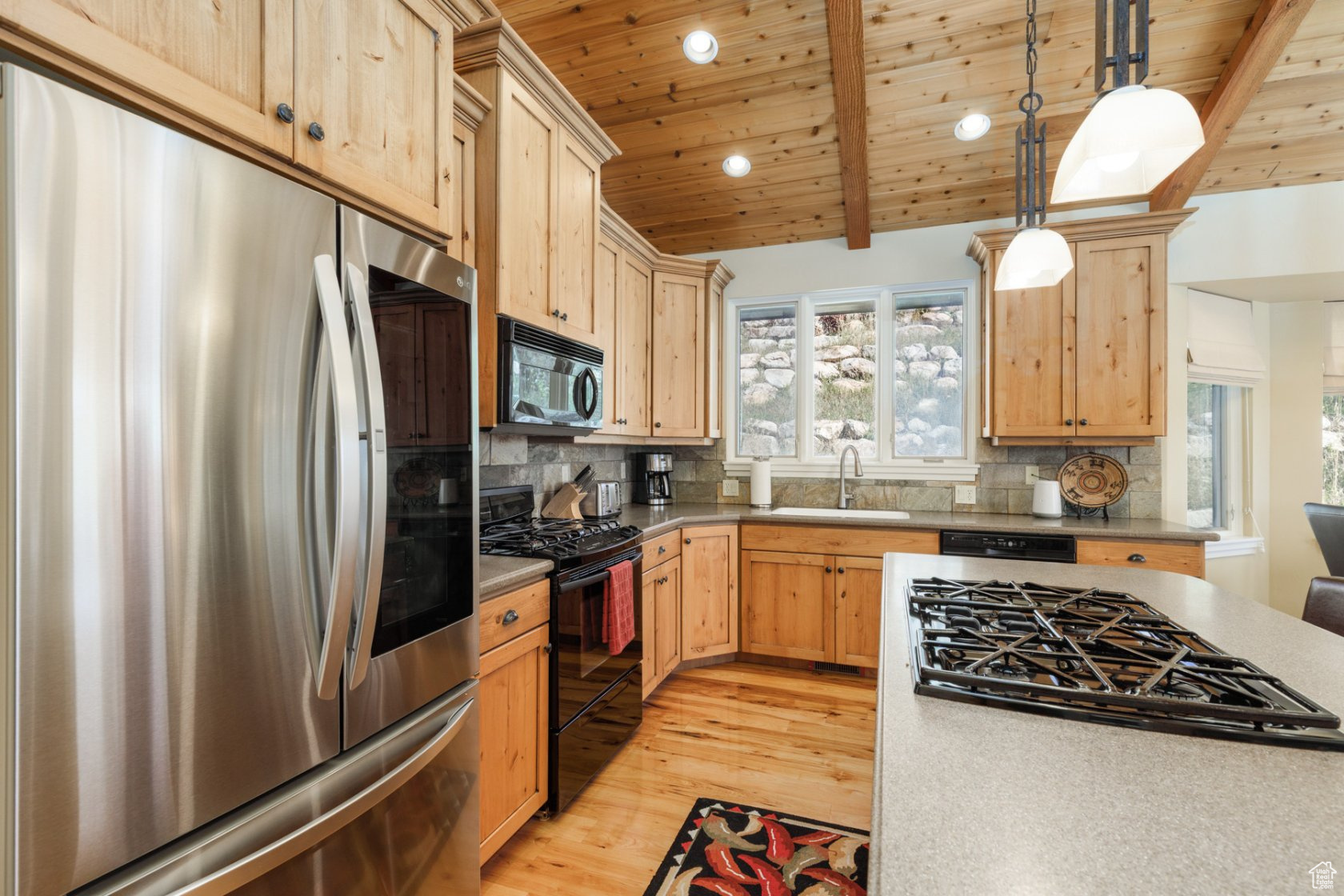 TRAPPERS RIDGE - Residential