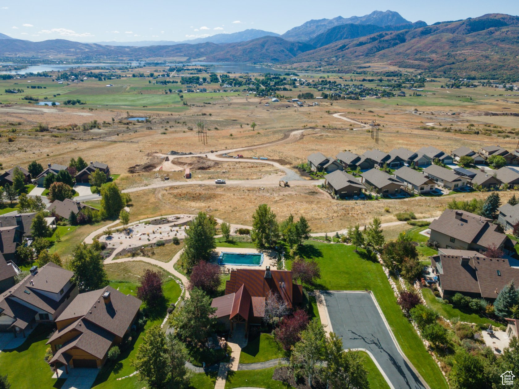 TRAPPERS RIDGE - Residential