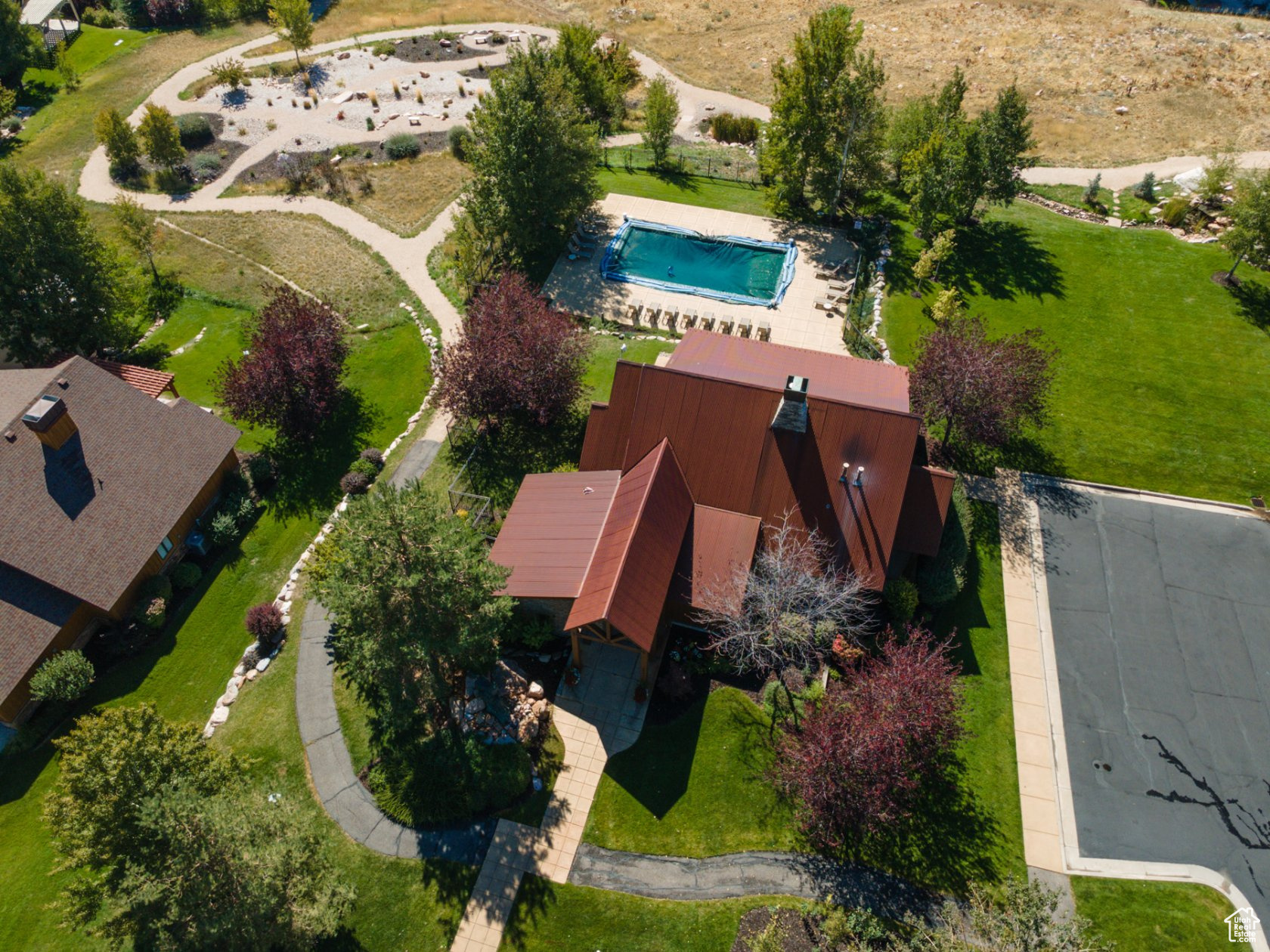 TRAPPERS RIDGE - Residential